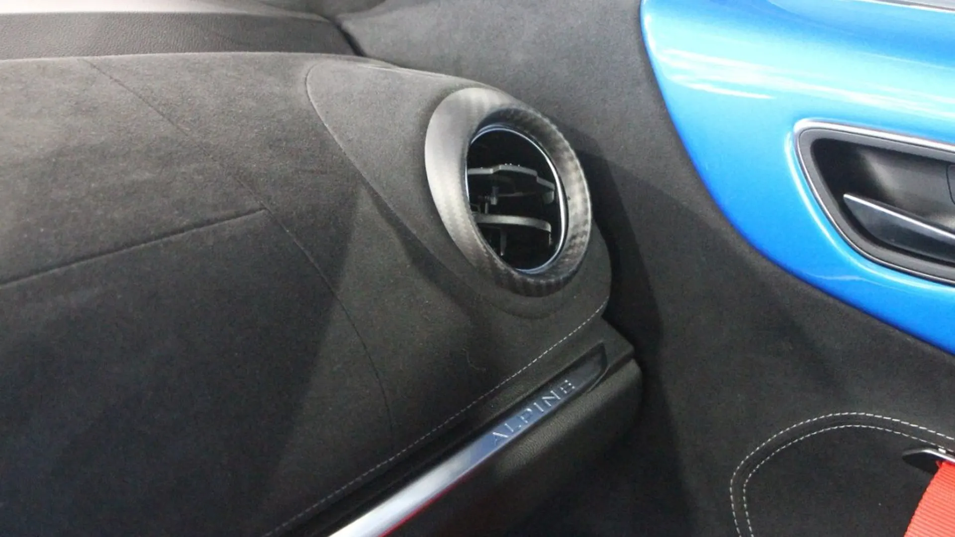 Alpine A110 — photo 22