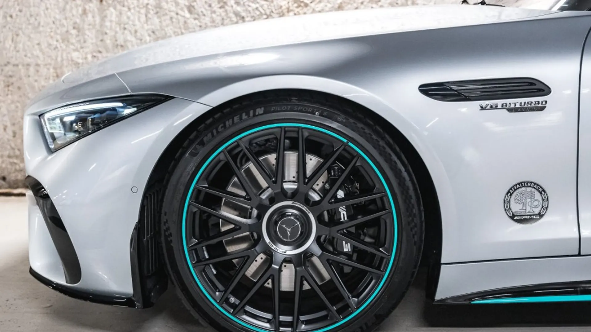 Mercedes-Benz SL — photo 11