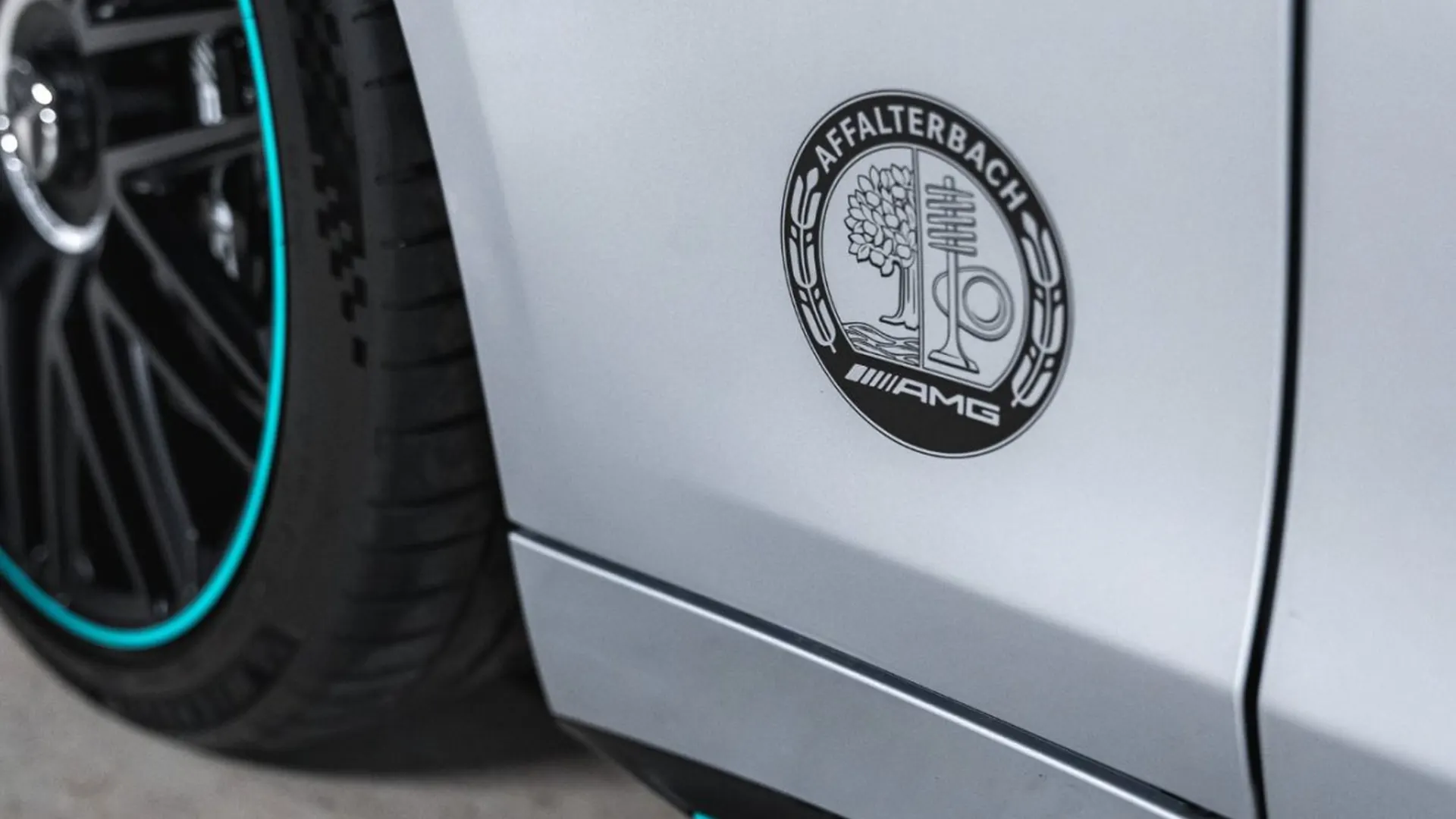 Mercedes-Benz SL — photo 13