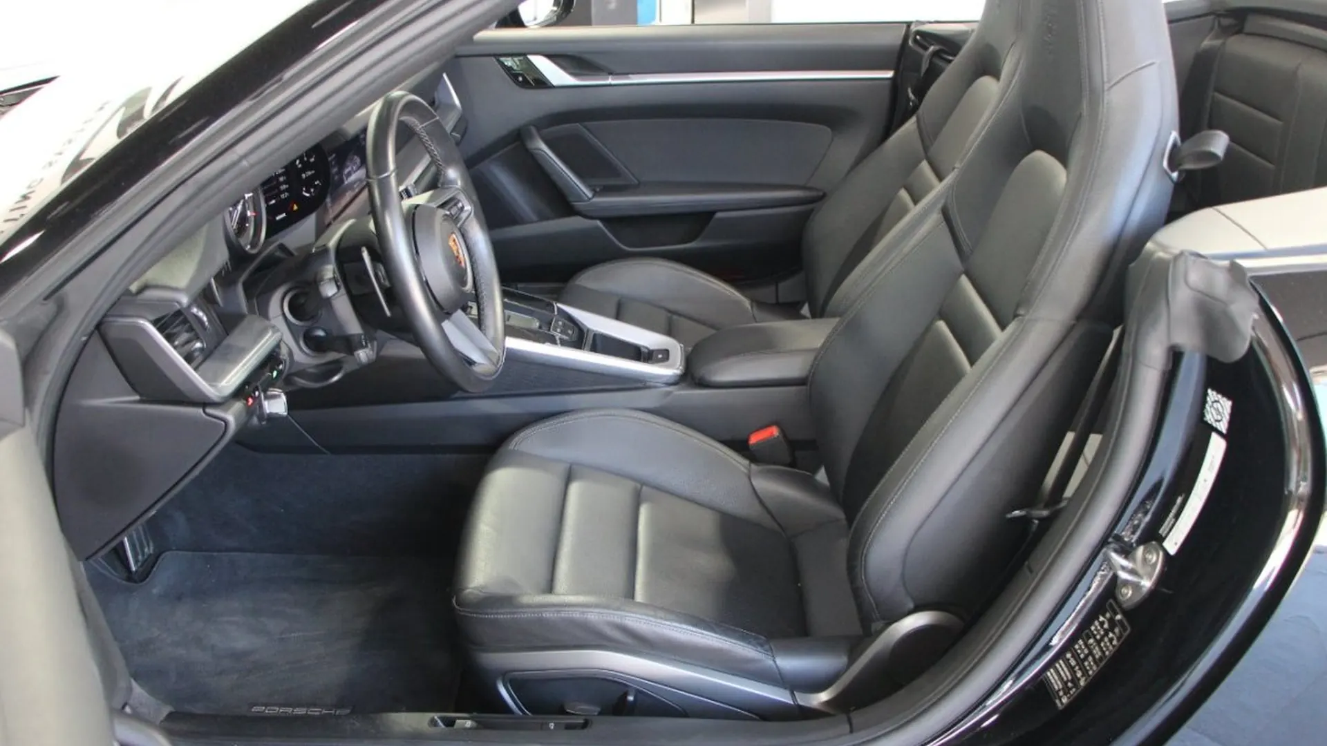 Porsche 911 — photo 8