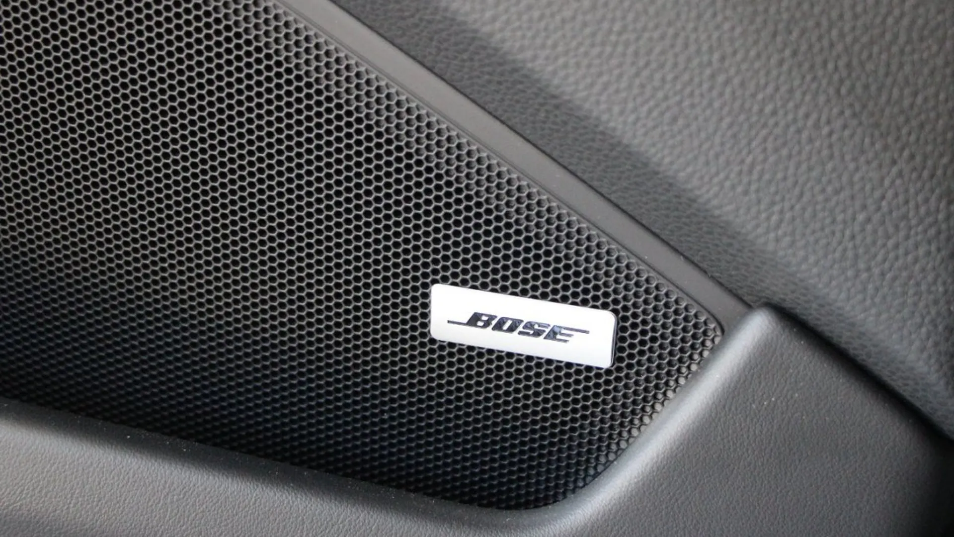 Porsche 911 — photo 12