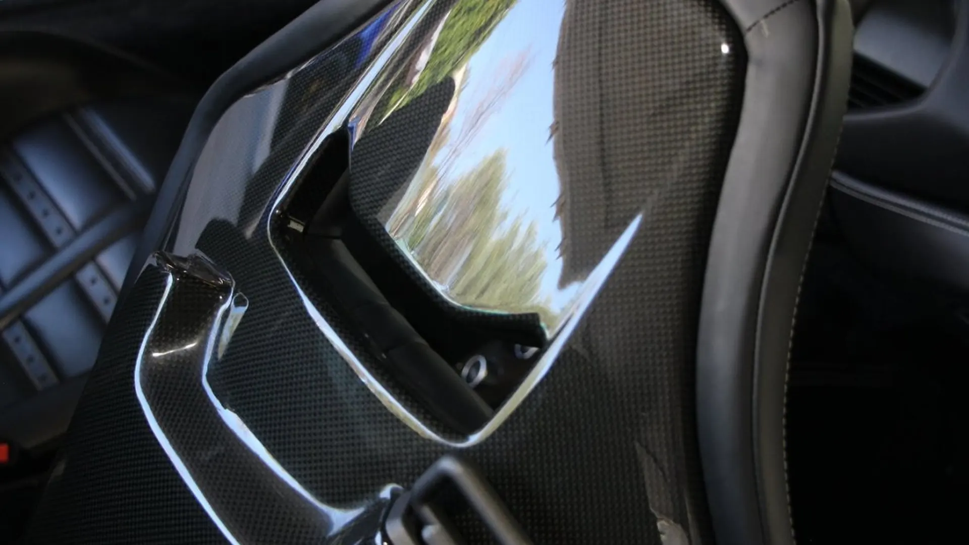 Ferrari 488 — photo 24
