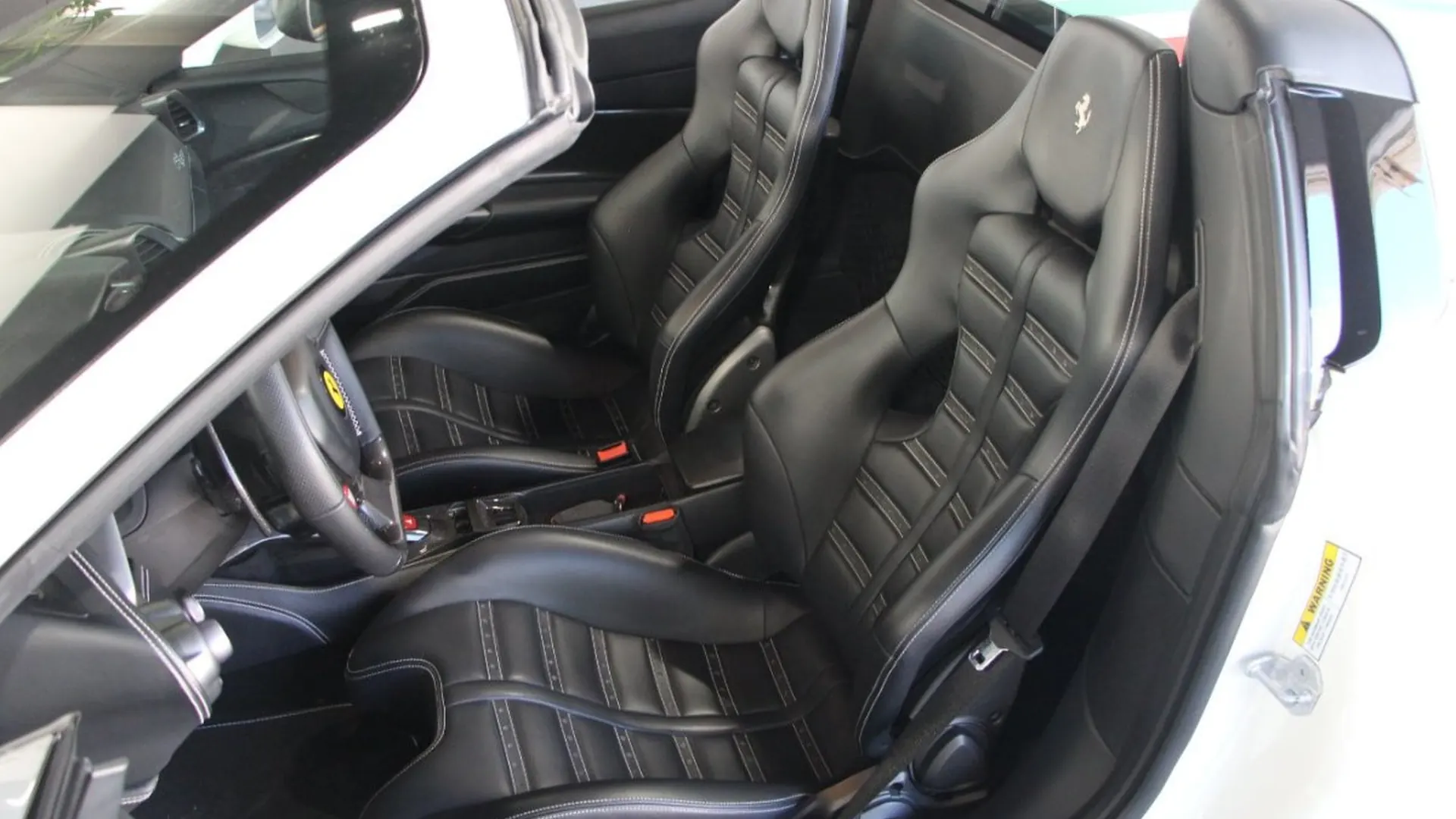Ferrari 488 — photo 14