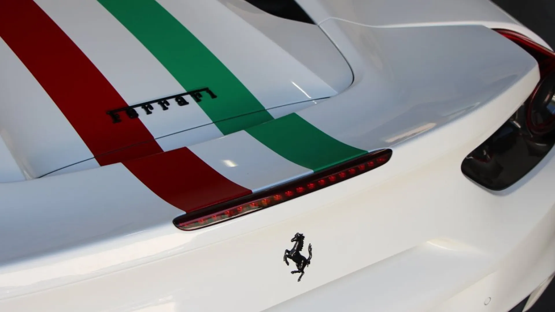Ferrari 488 — photo 11