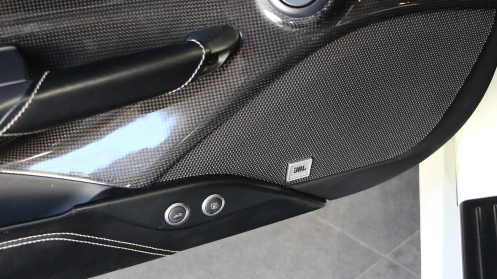 Ferrari 488 — photo 17