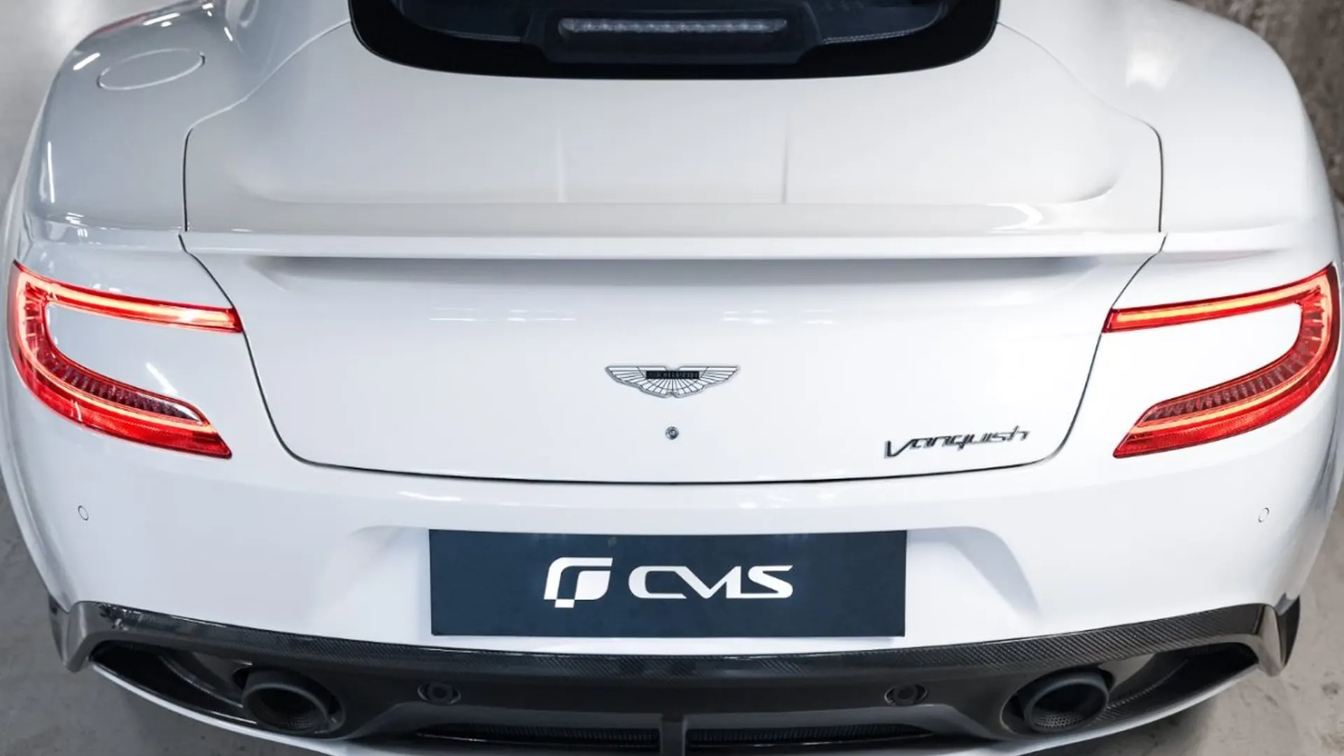 Aston Martin Vanquish — photo 23