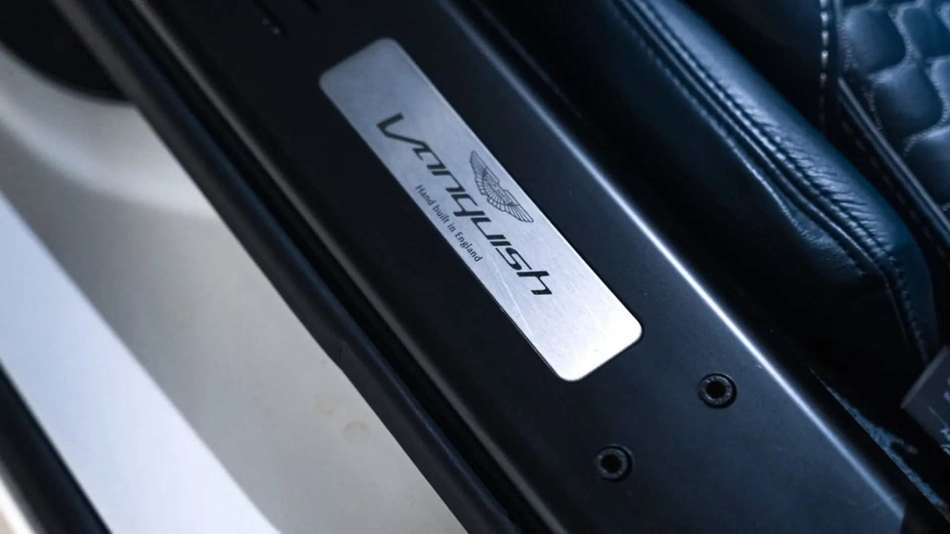 Aston Martin Vanquish — photo 28