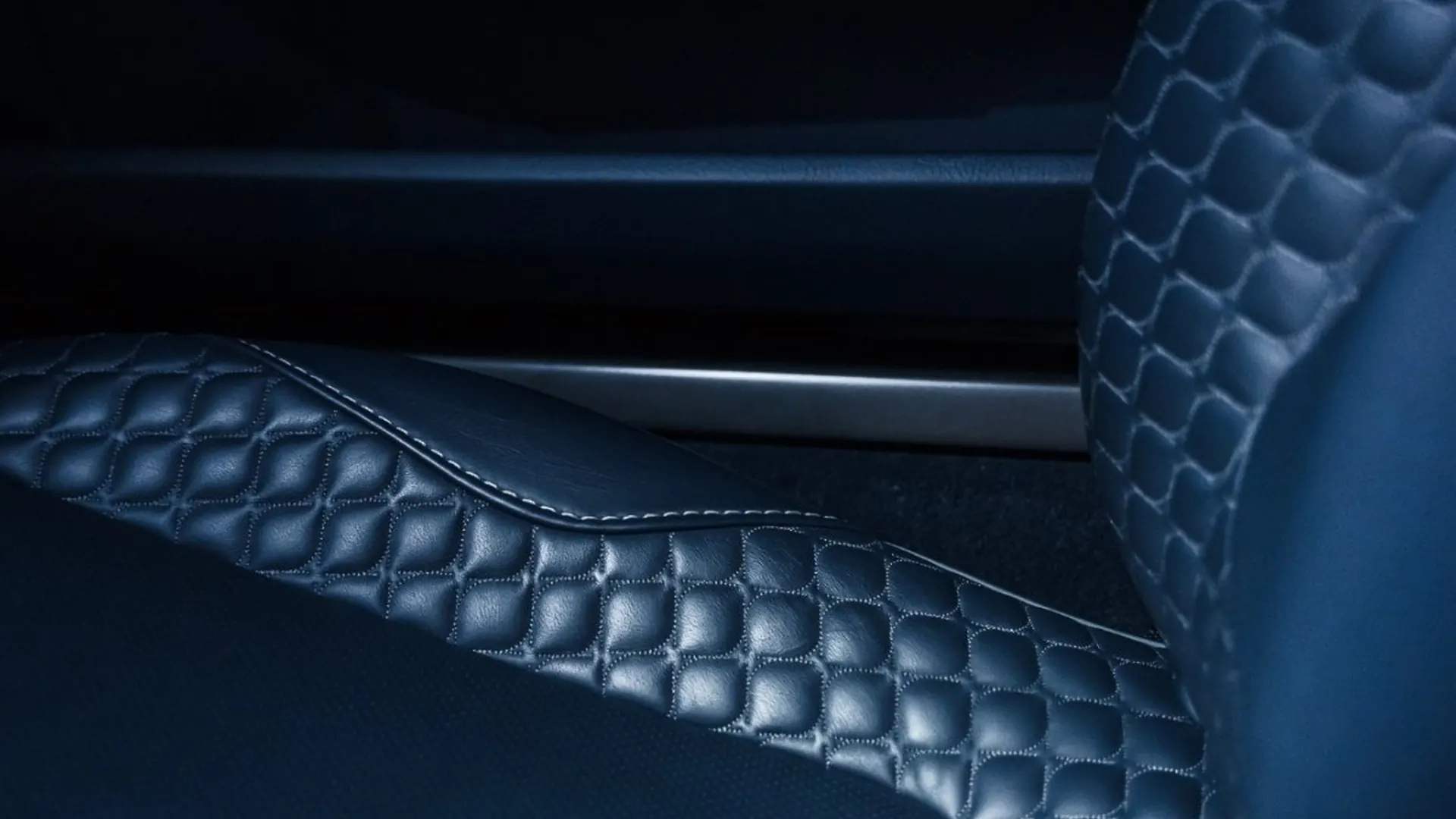 Aston Martin Vanquish — photo 32