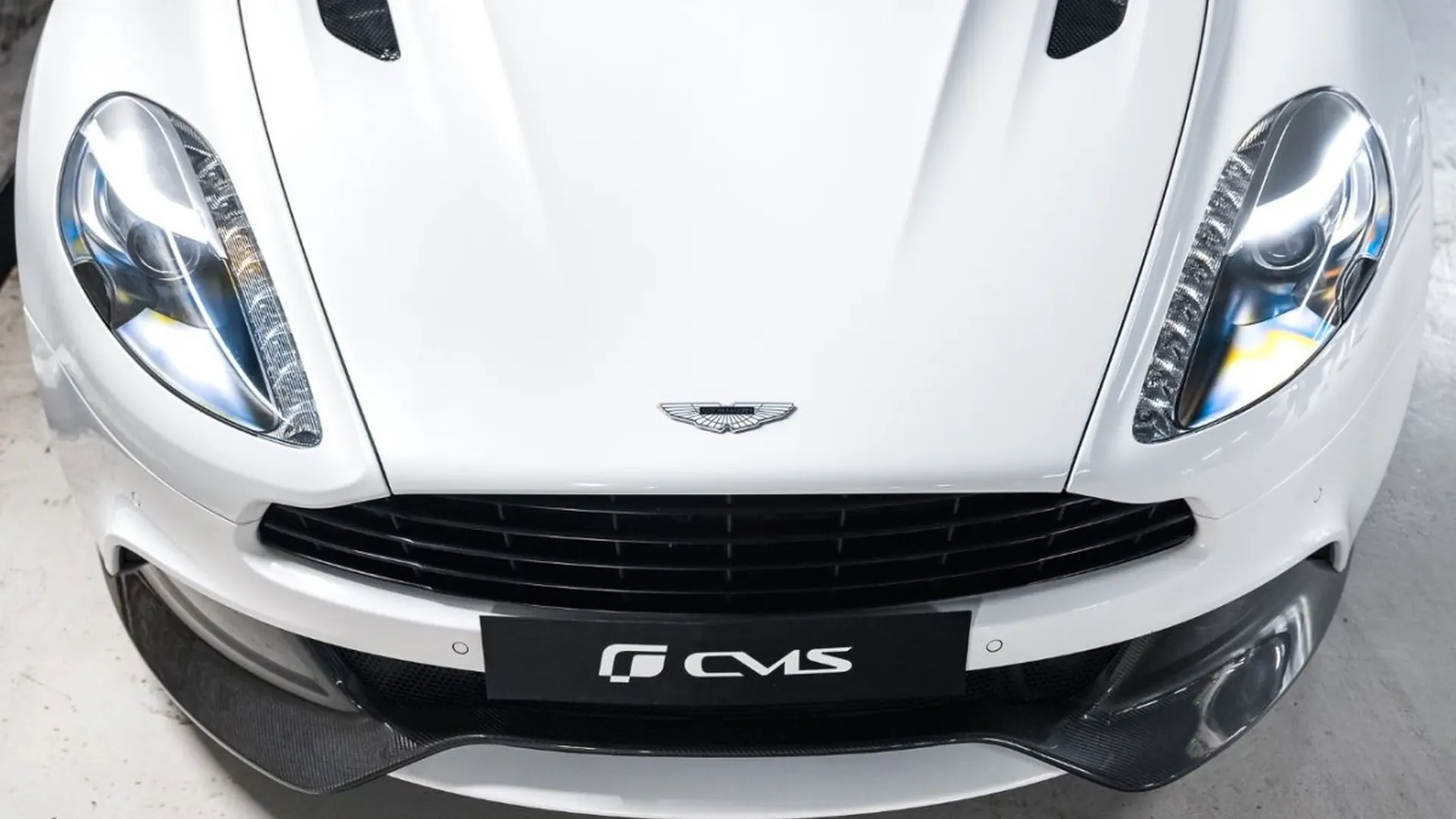 Aston Martin Vanquish — photo 3