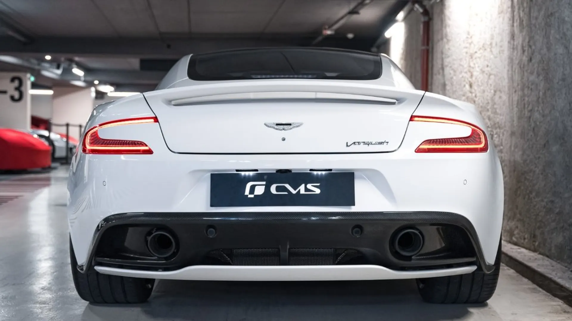 Aston Martin Vanquish — photo 22