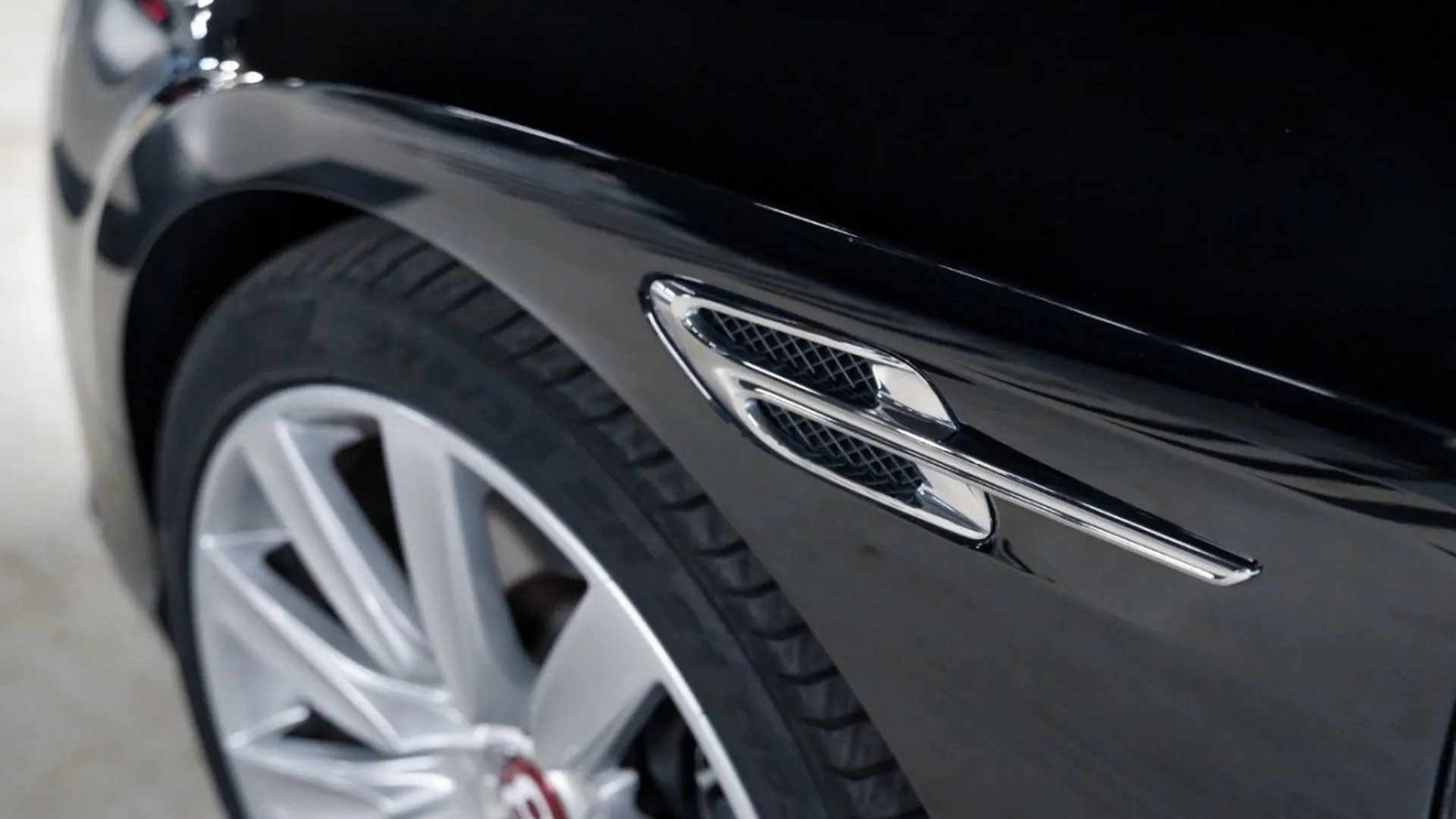 Bentley Continental — photo 10