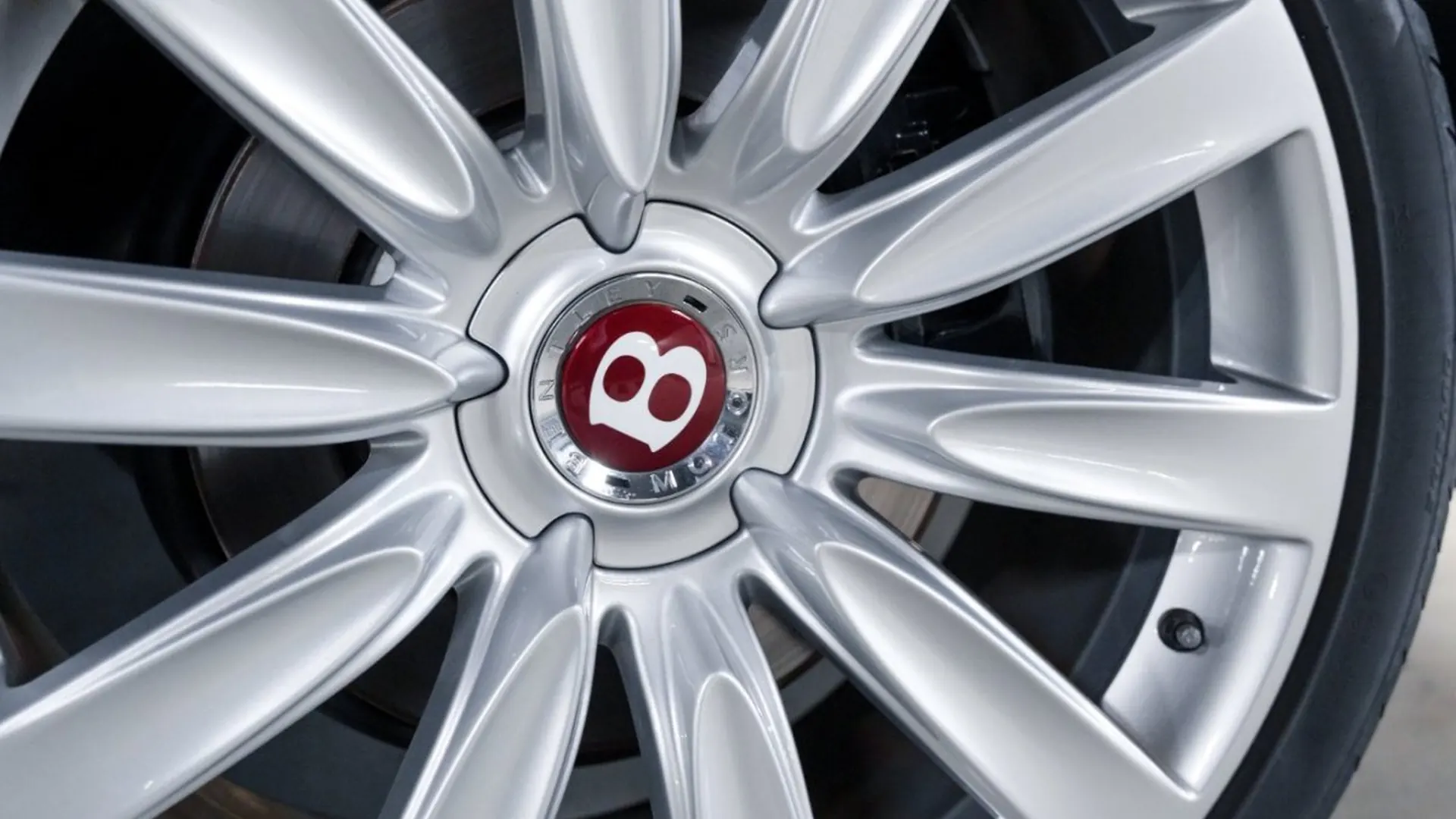 Bentley Continental — photo 11