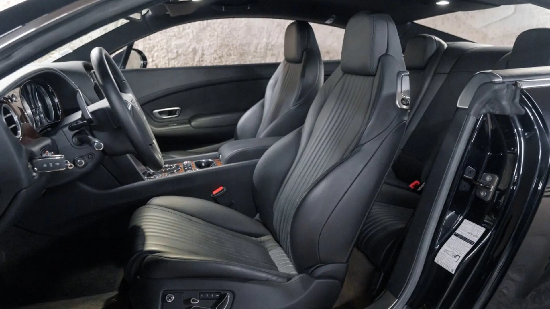 Bentley Continental — photo 23