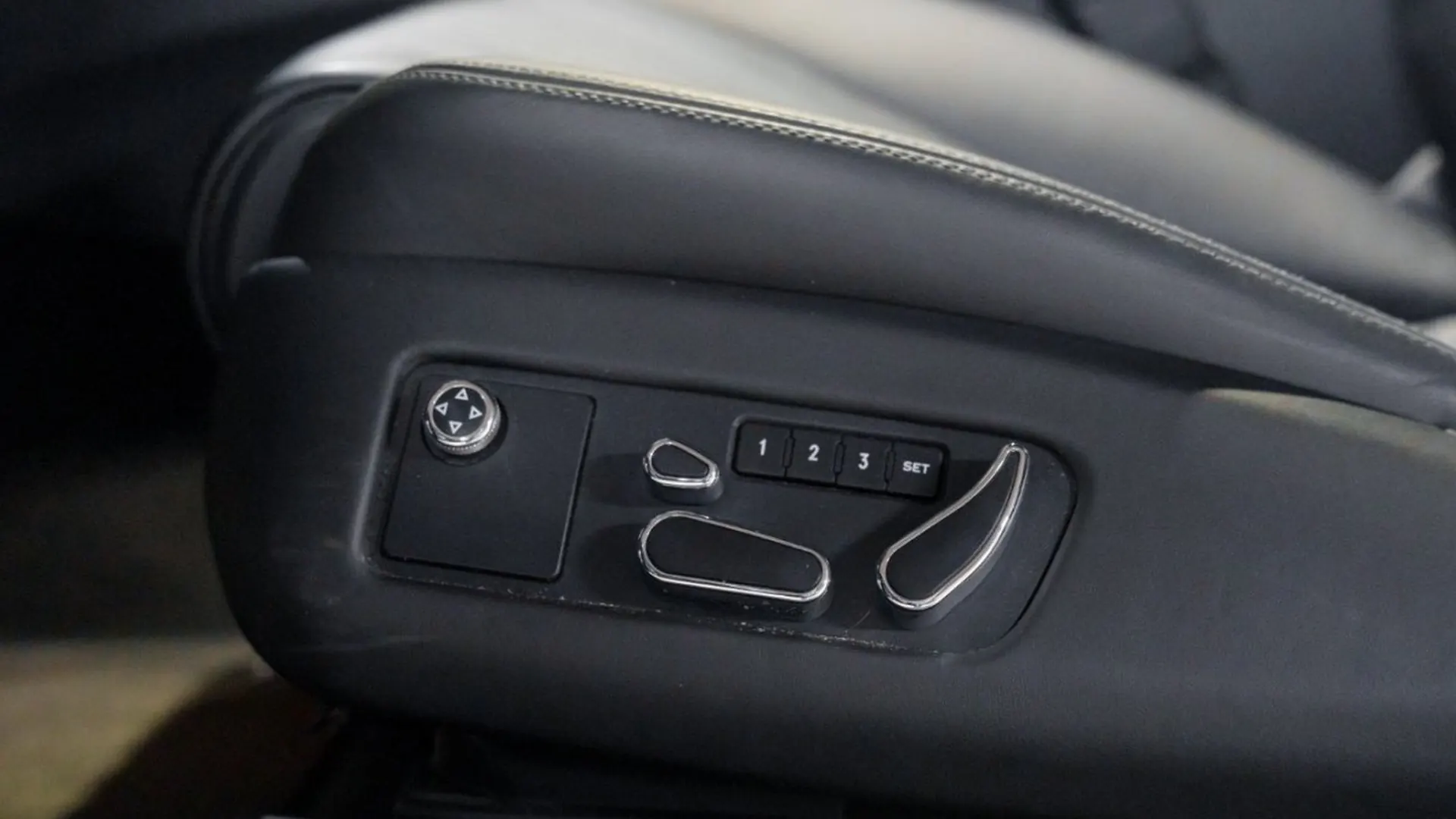 Bentley Continental — photo 22