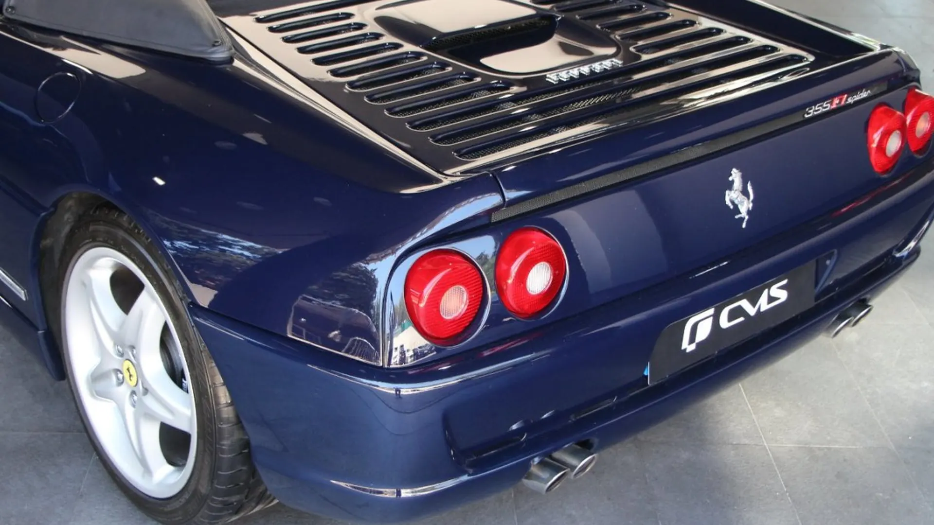 Ferrari F355 — photo 12