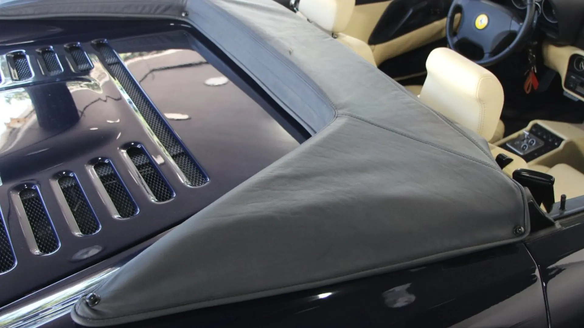 Ferrari F355 — photo 13
