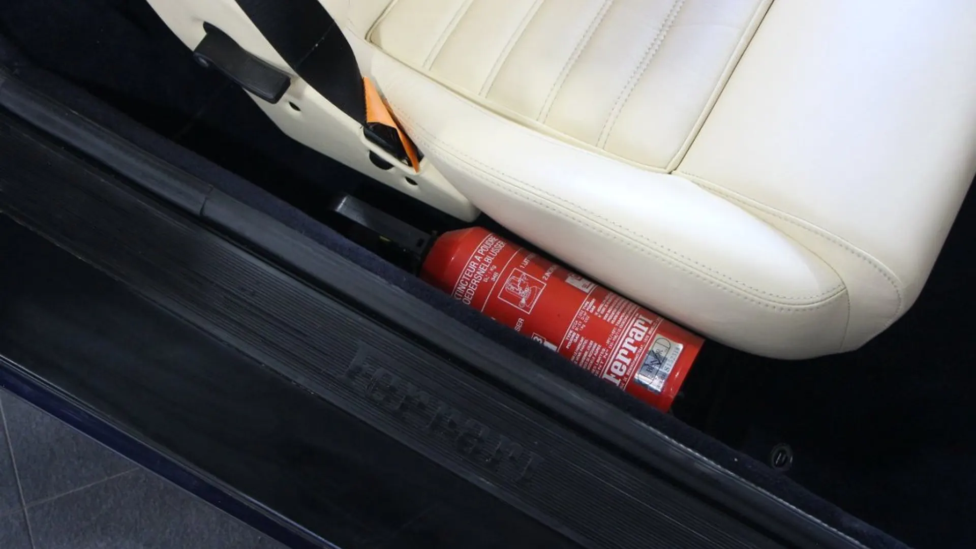 Ferrari F355 — photo 30