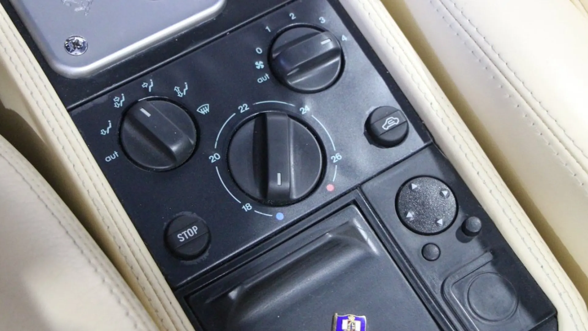 Ferrari F355 — photo 21