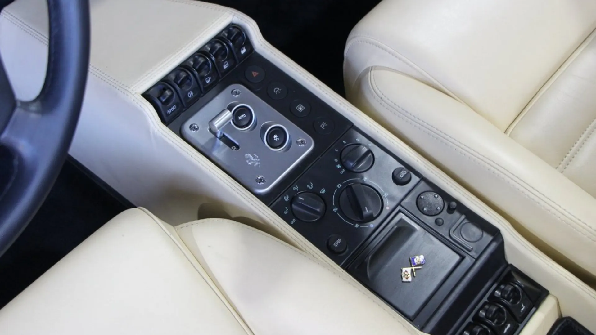 Ferrari F355 — photo 18