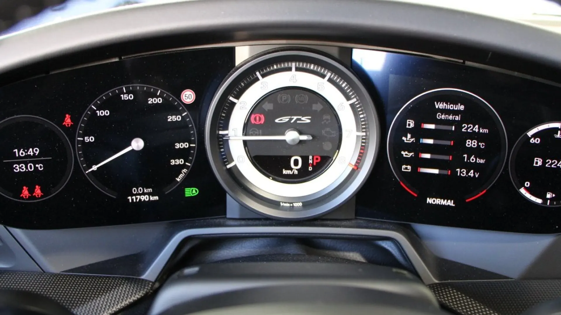 Porsche 911 — photo 18