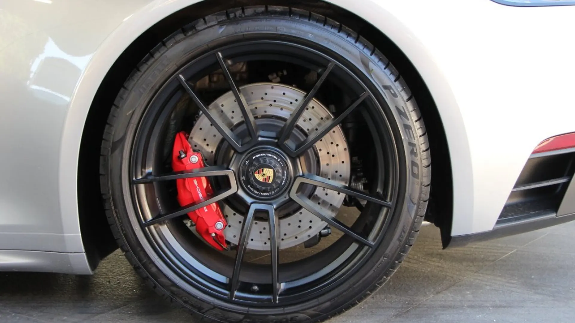Porsche 911 — photo 6