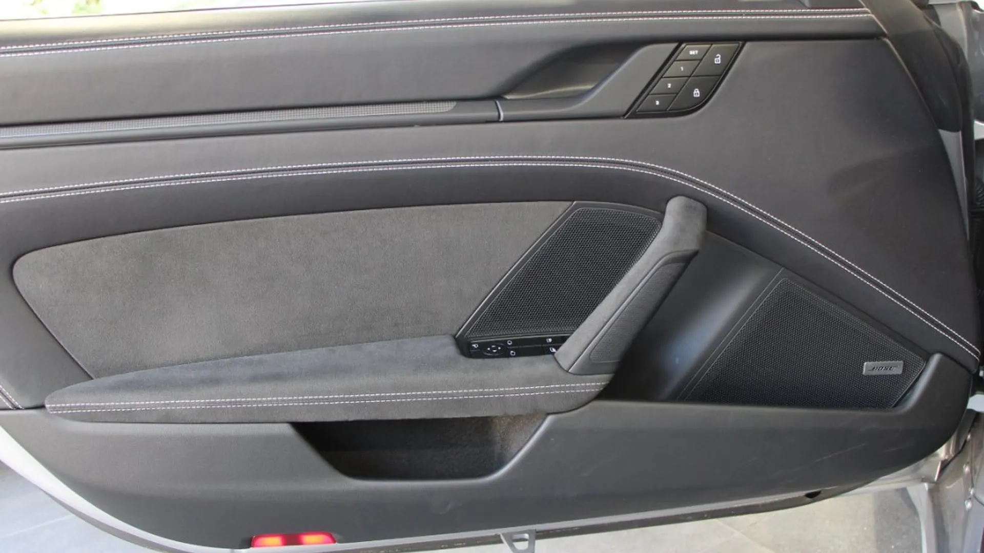 Porsche 911 — photo 14