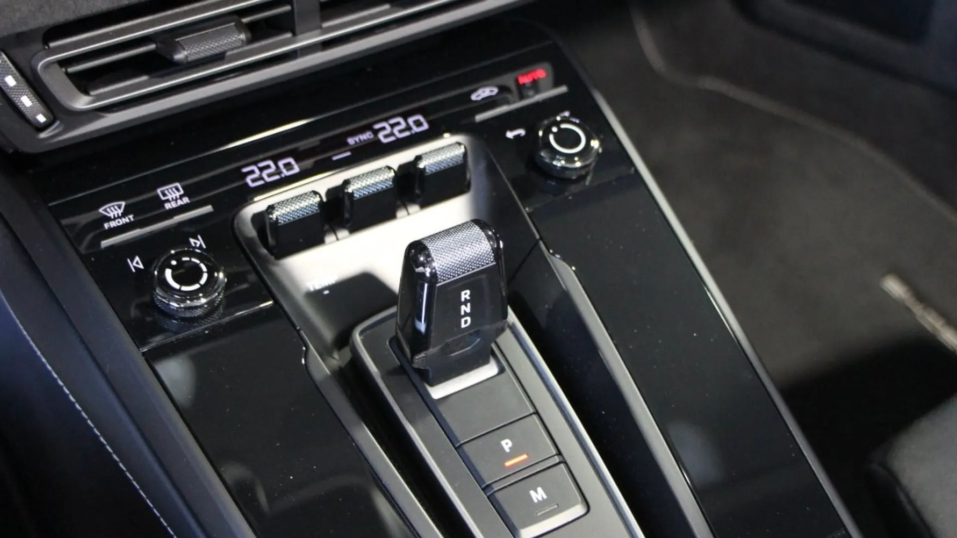 Porsche 911 — photo 28