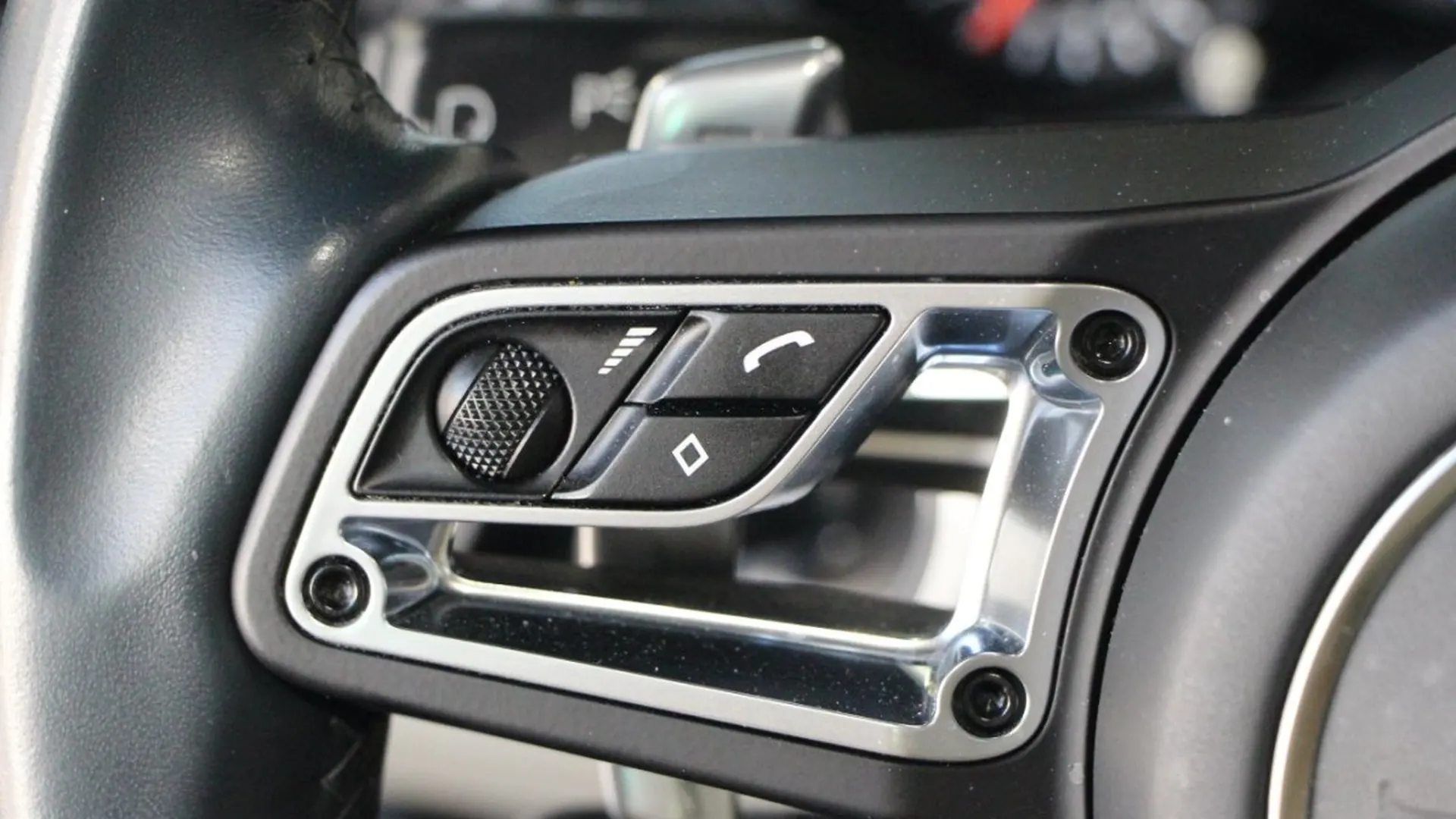 Porsche 911 — photo 21