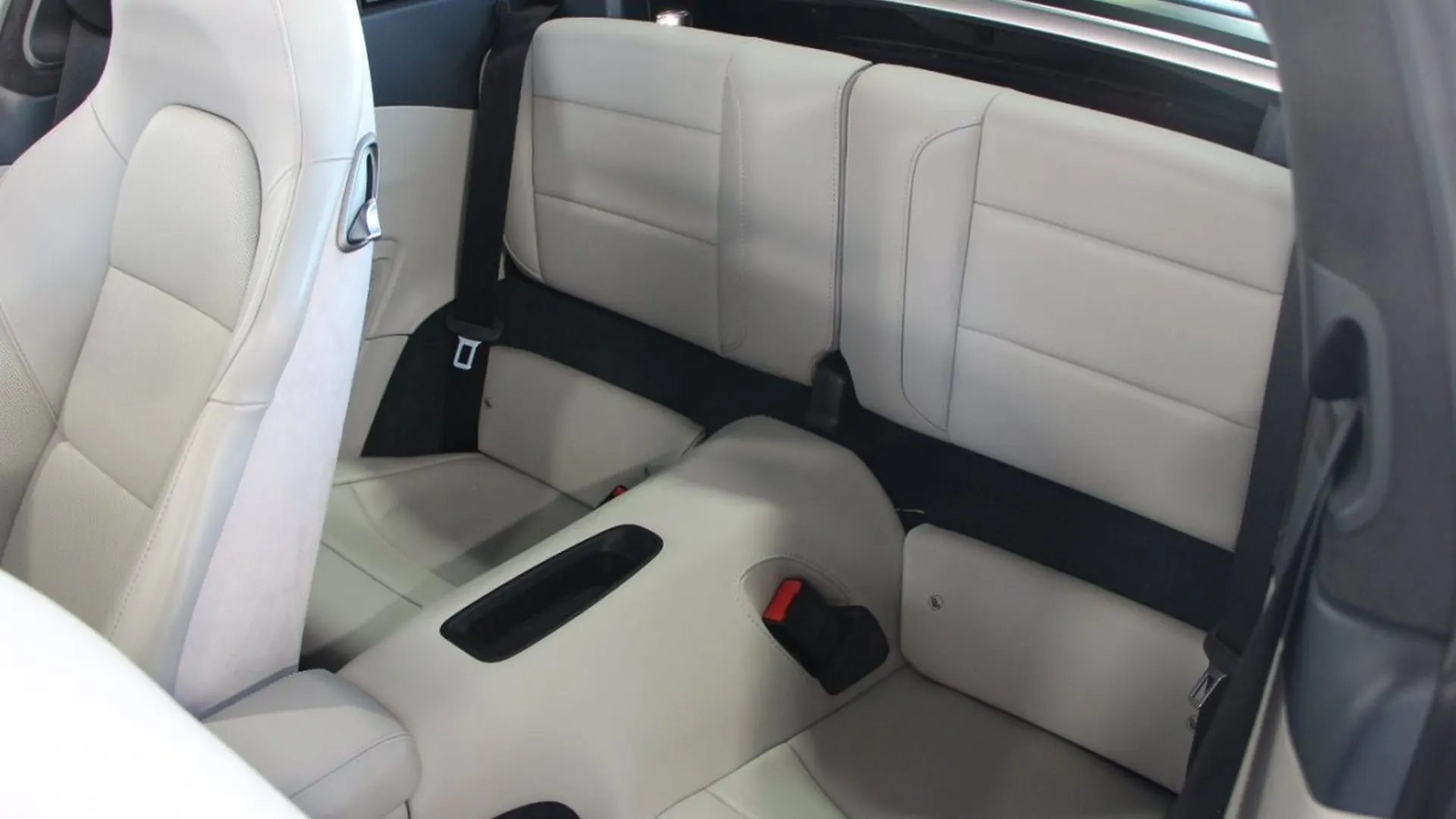 Porsche 911 — photo 13