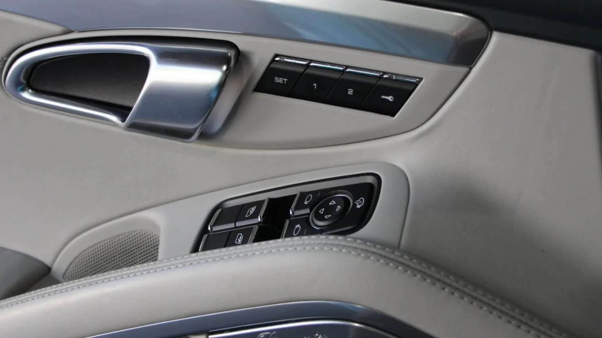 Porsche 911 — photo 17