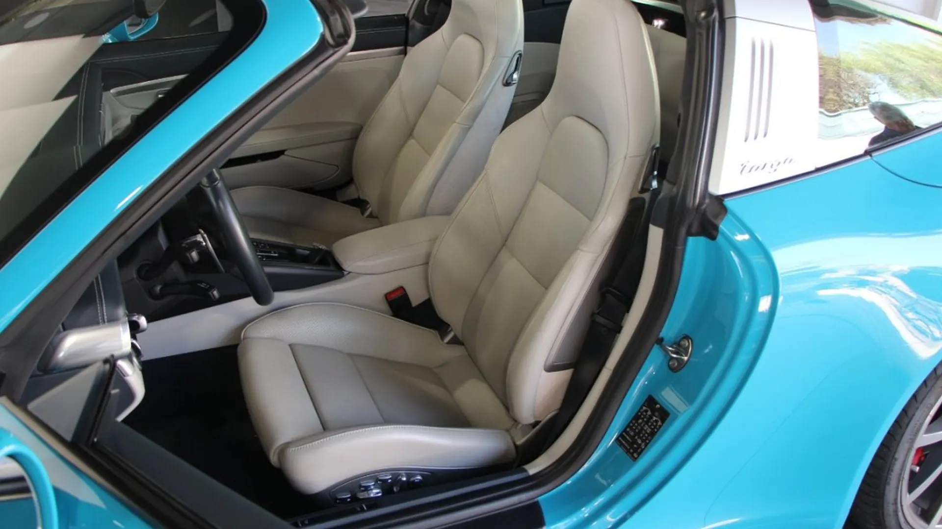 Porsche 911 — photo 7