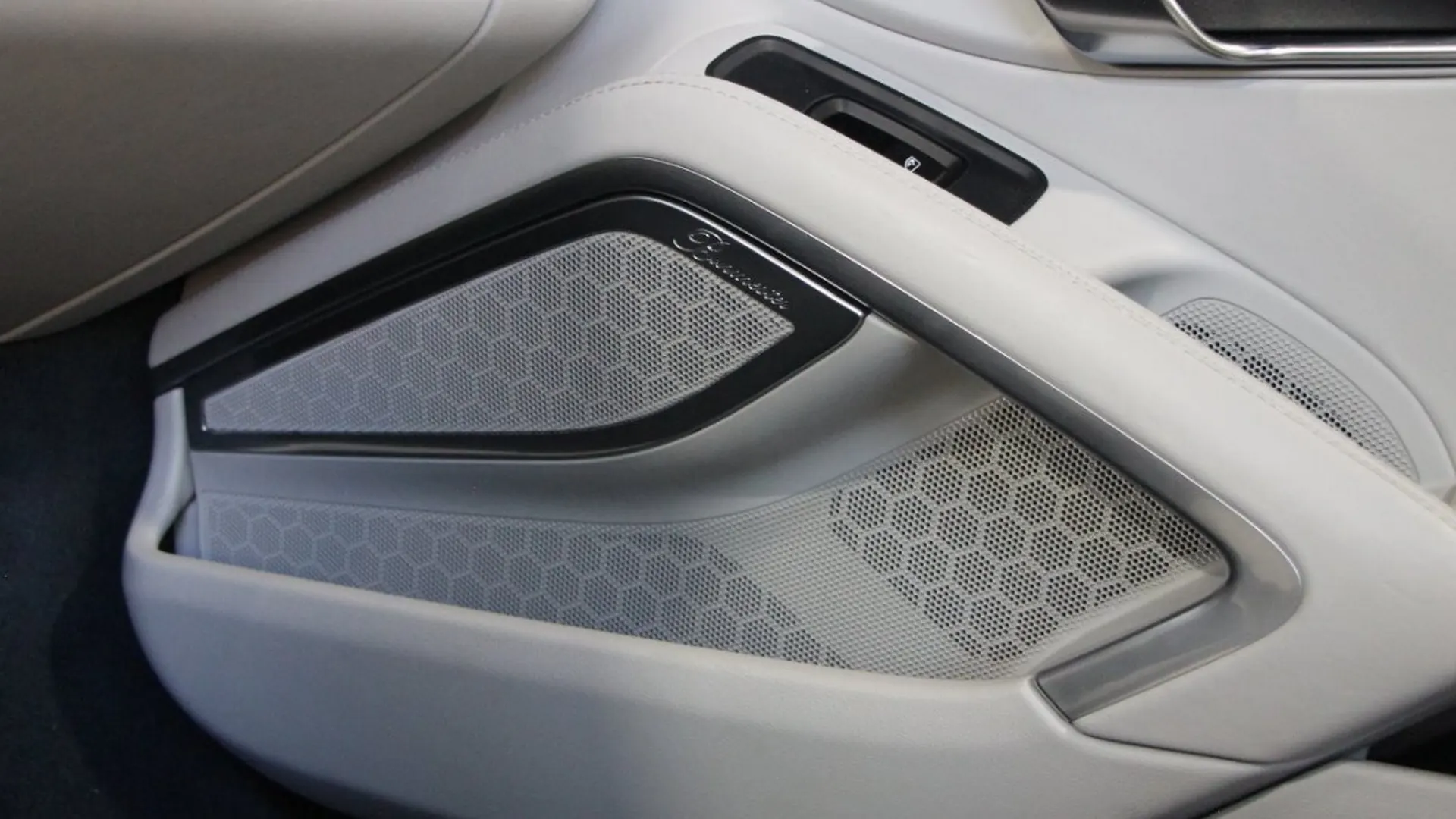 Porsche 911 — photo 16