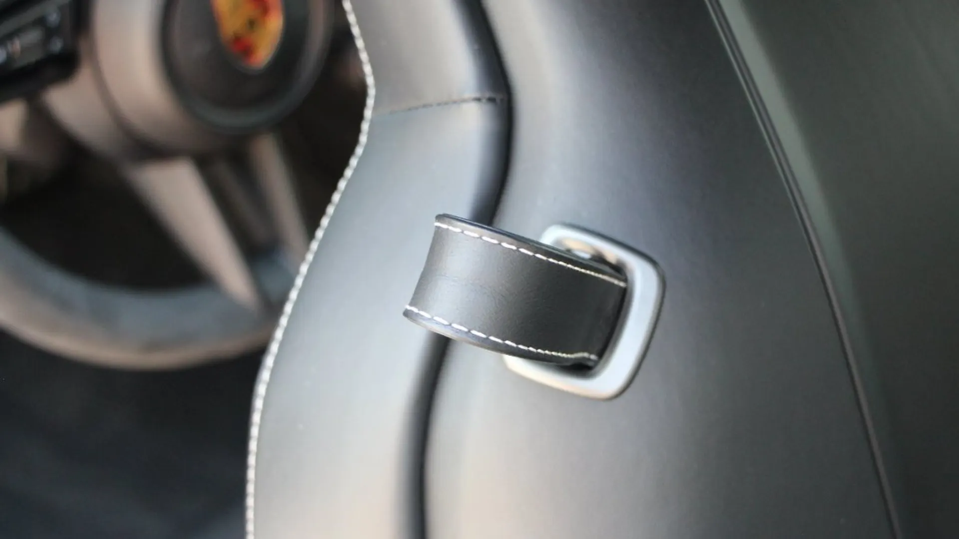 Porsche 911 — photo 32