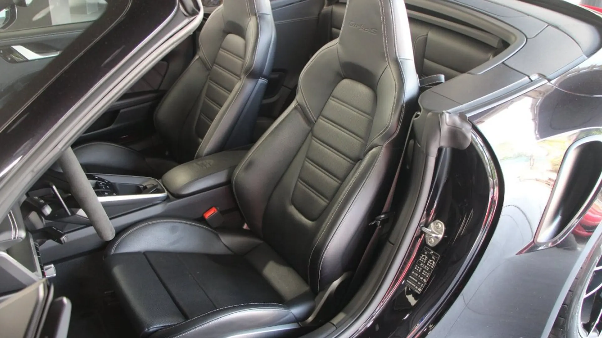 Porsche 911 — photo 10