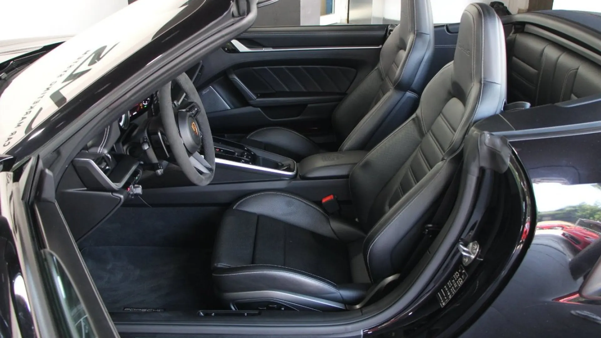 Porsche 911 — photo 9