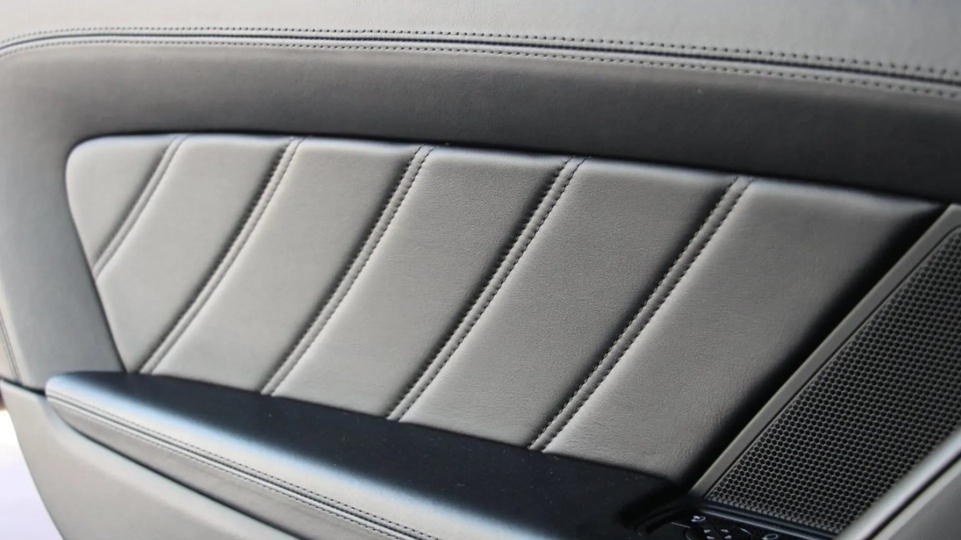 Porsche 911 — photo 13