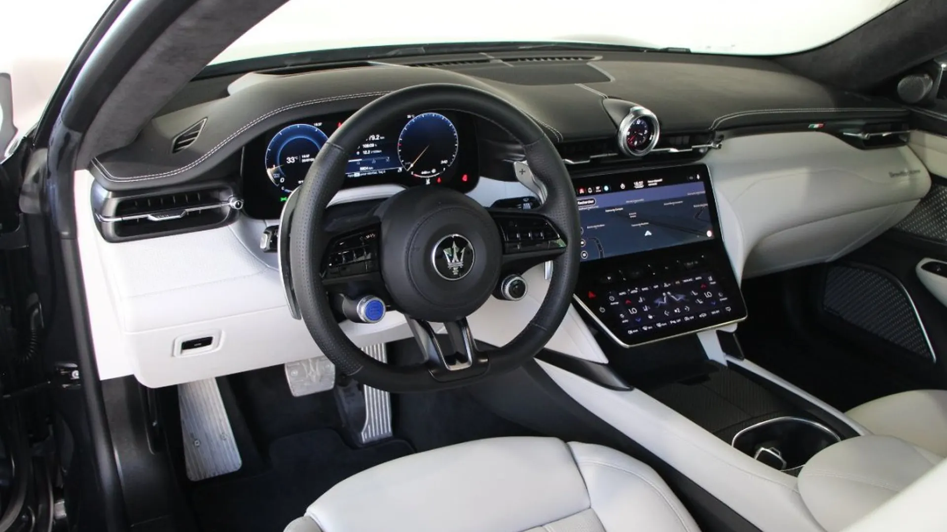 Maserati GranTurismo — photo 12