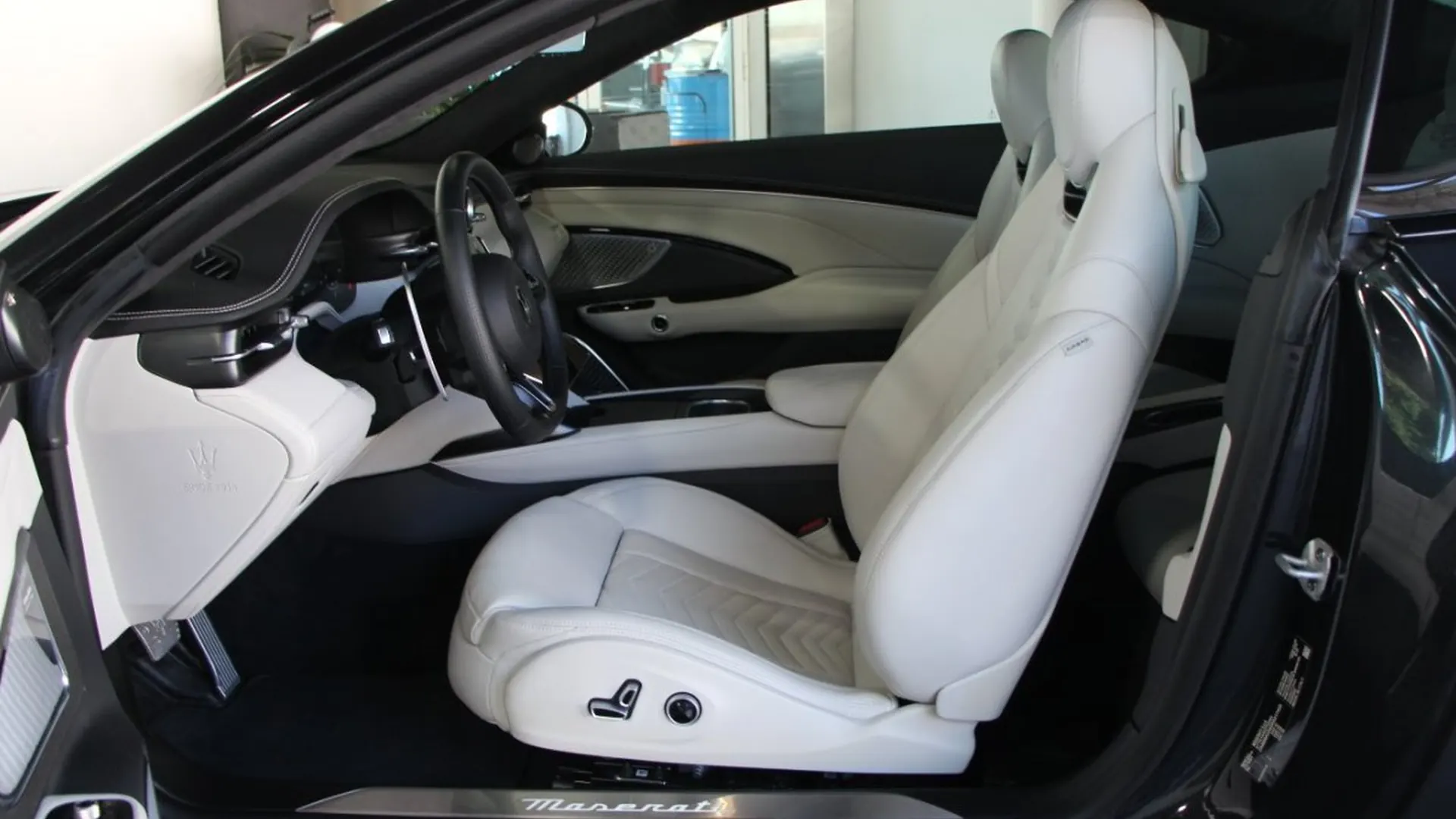 Maserati GranTurismo — photo 13