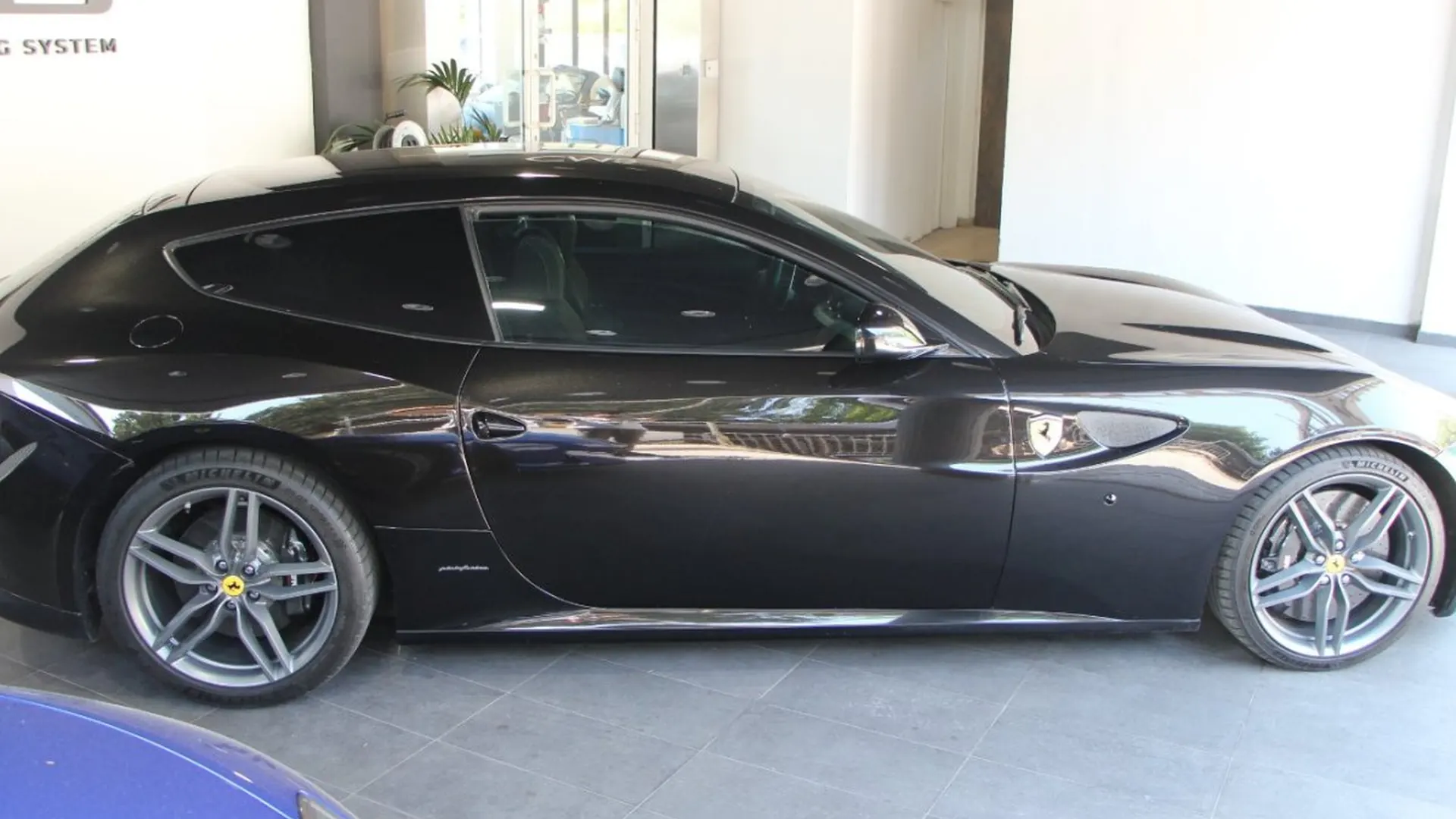 Ferrari FF — photo 4