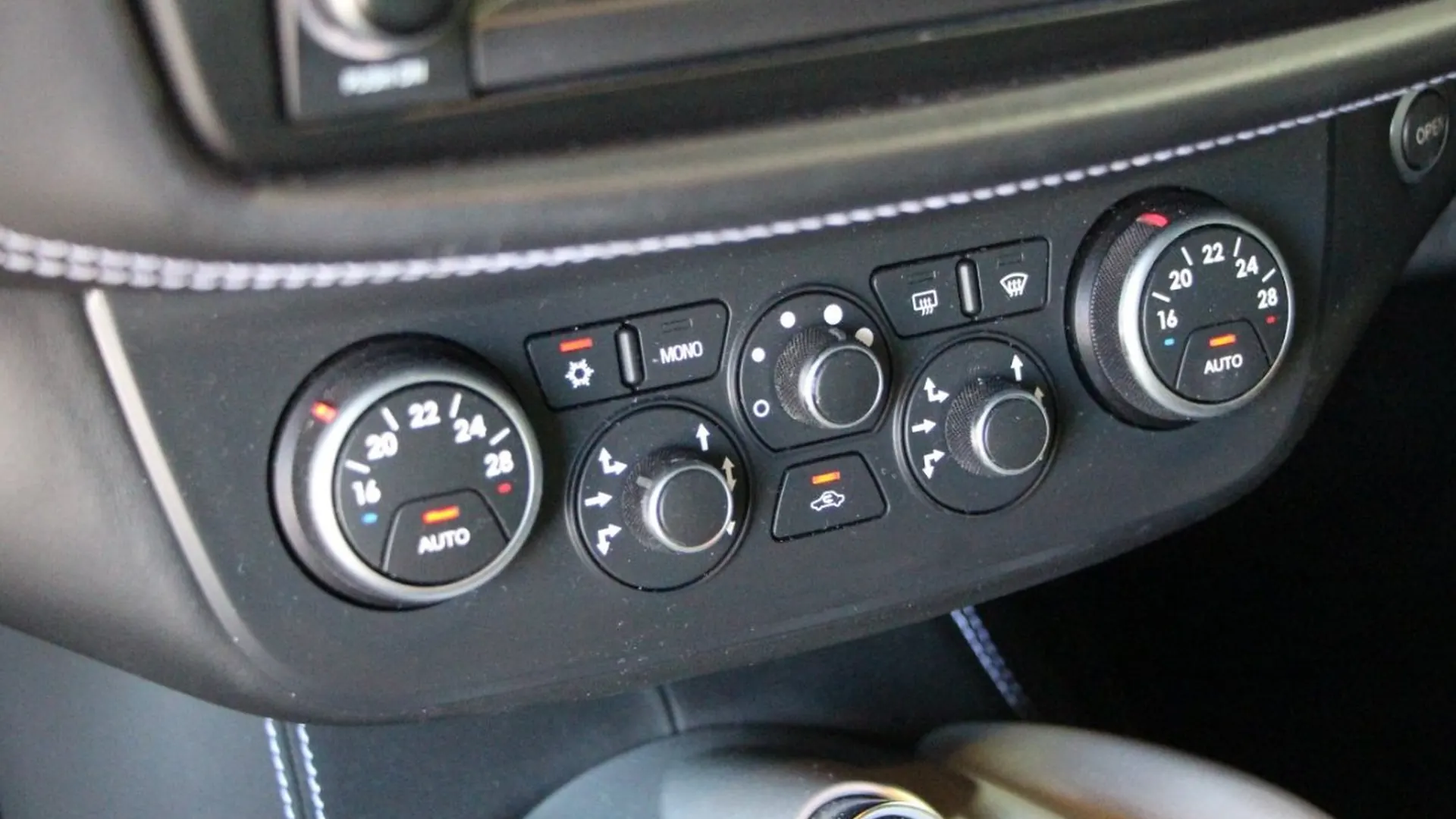 Ferrari FF — photo 22