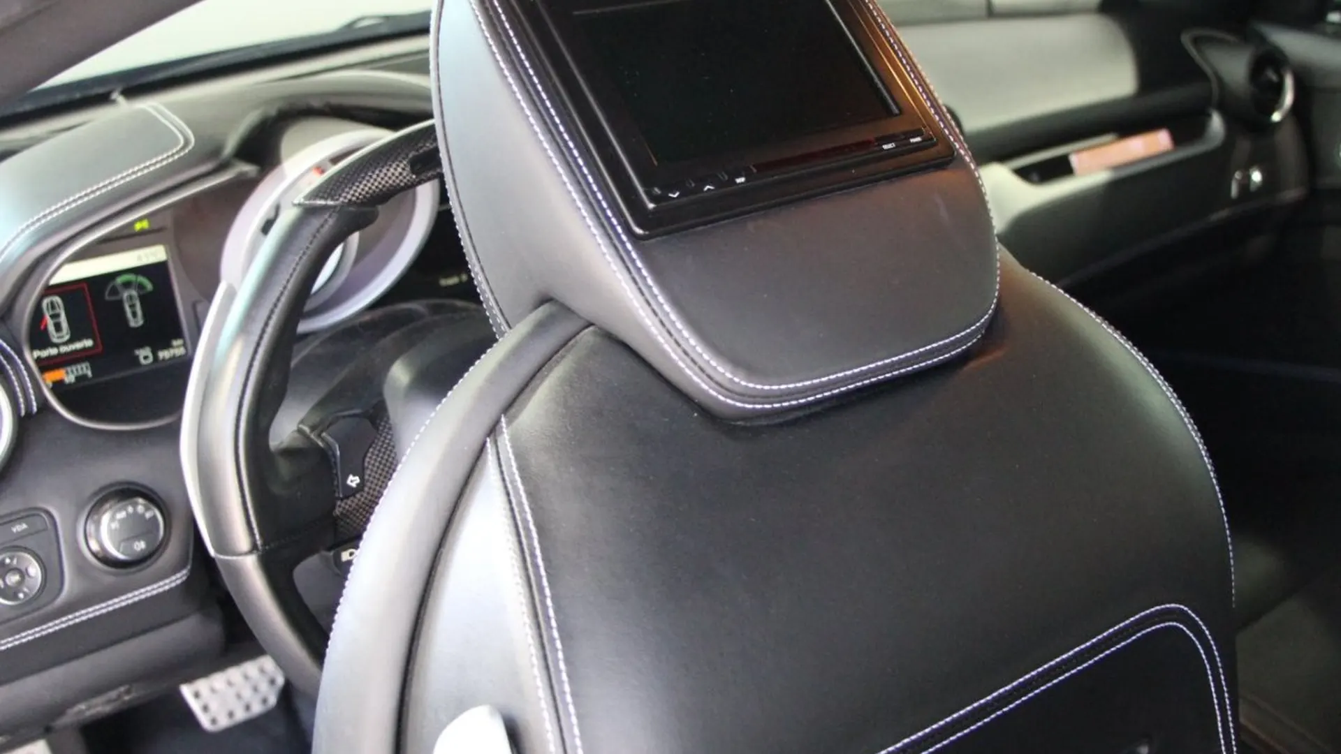Ferrari FF — photo 18