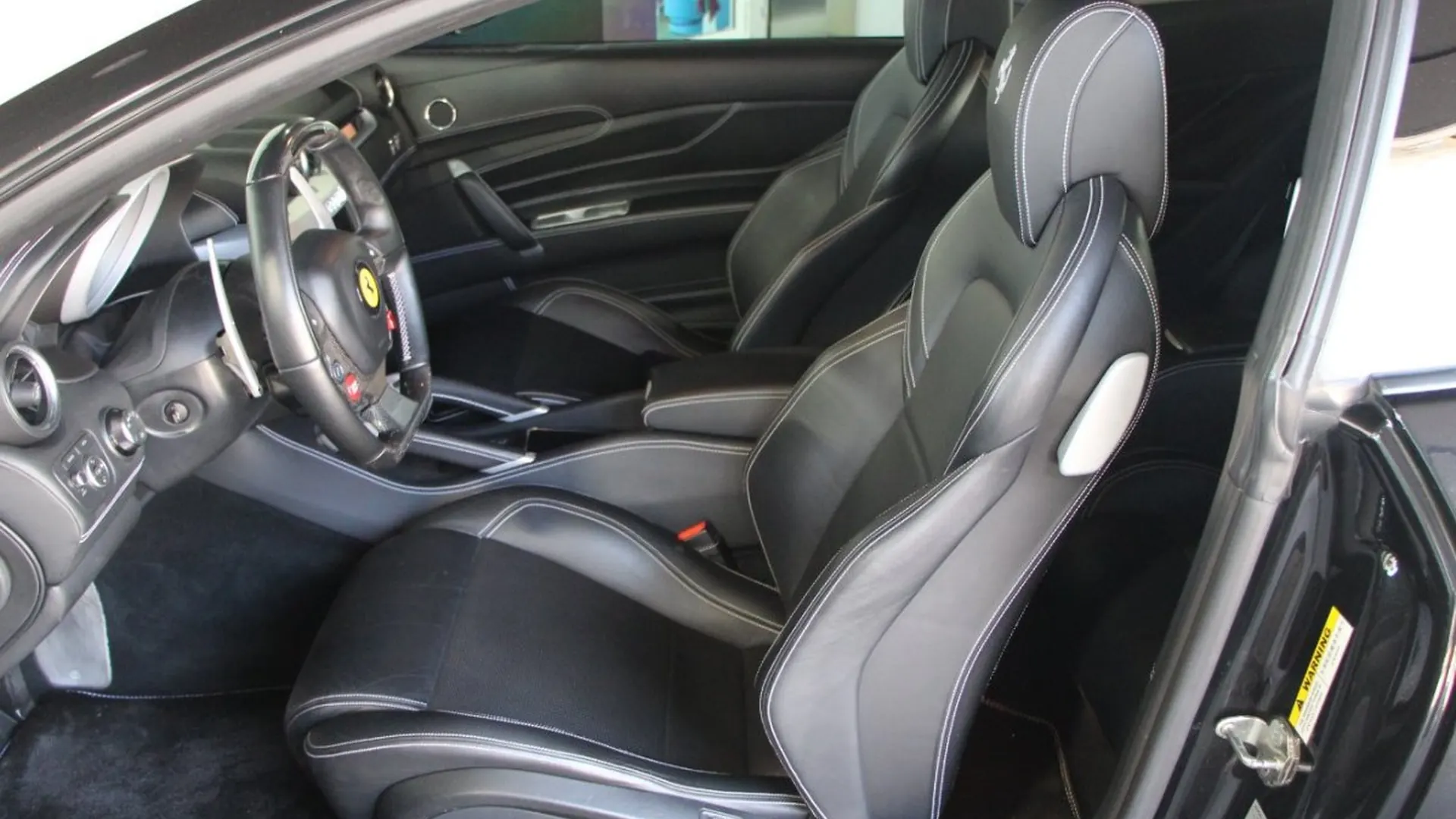 Ferrari FF — photo 11