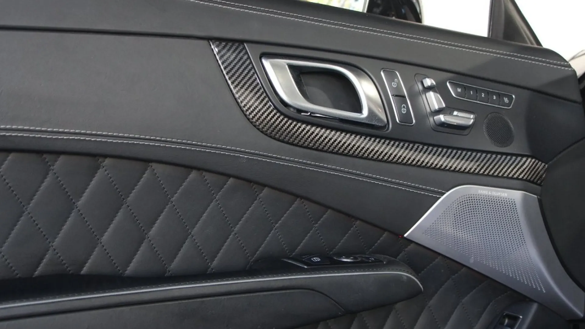 Mercedes-Benz SL — photo 16
