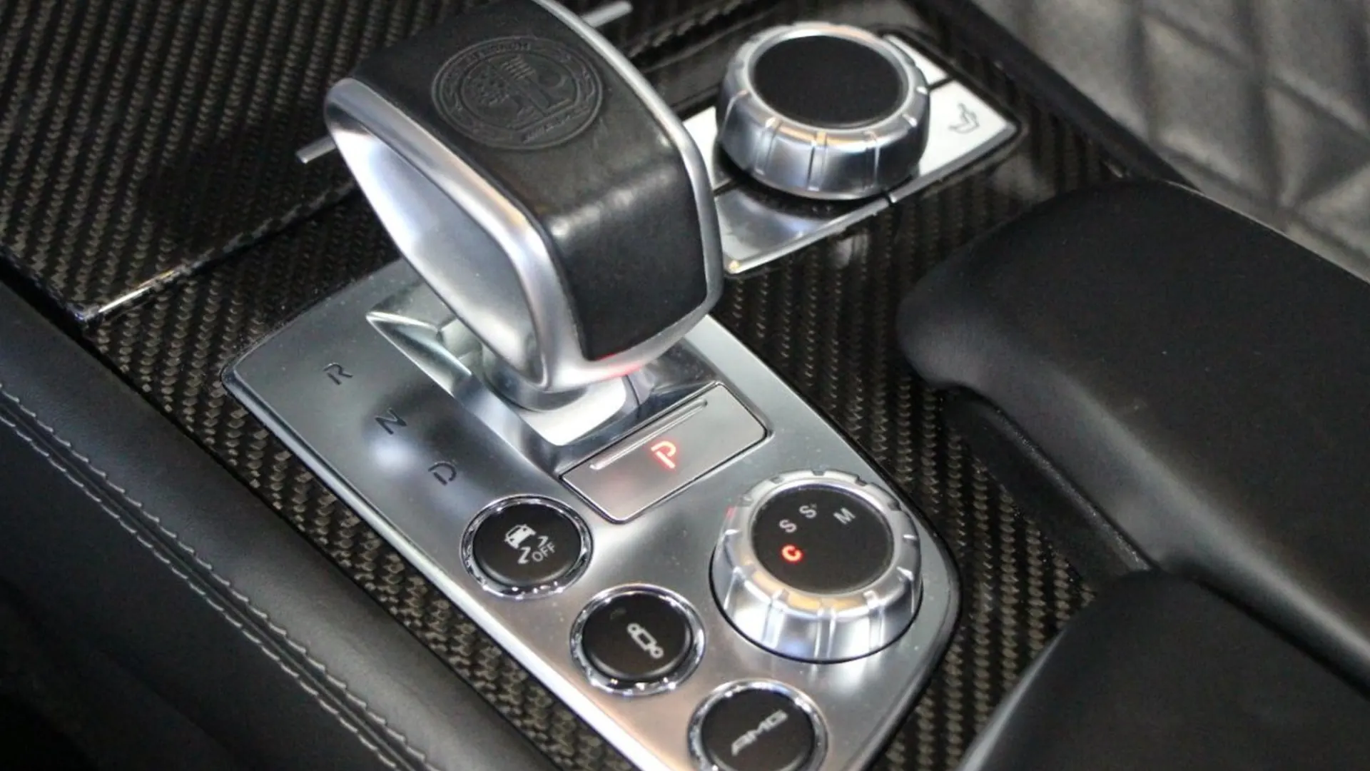 Mercedes-Benz SL — photo 19