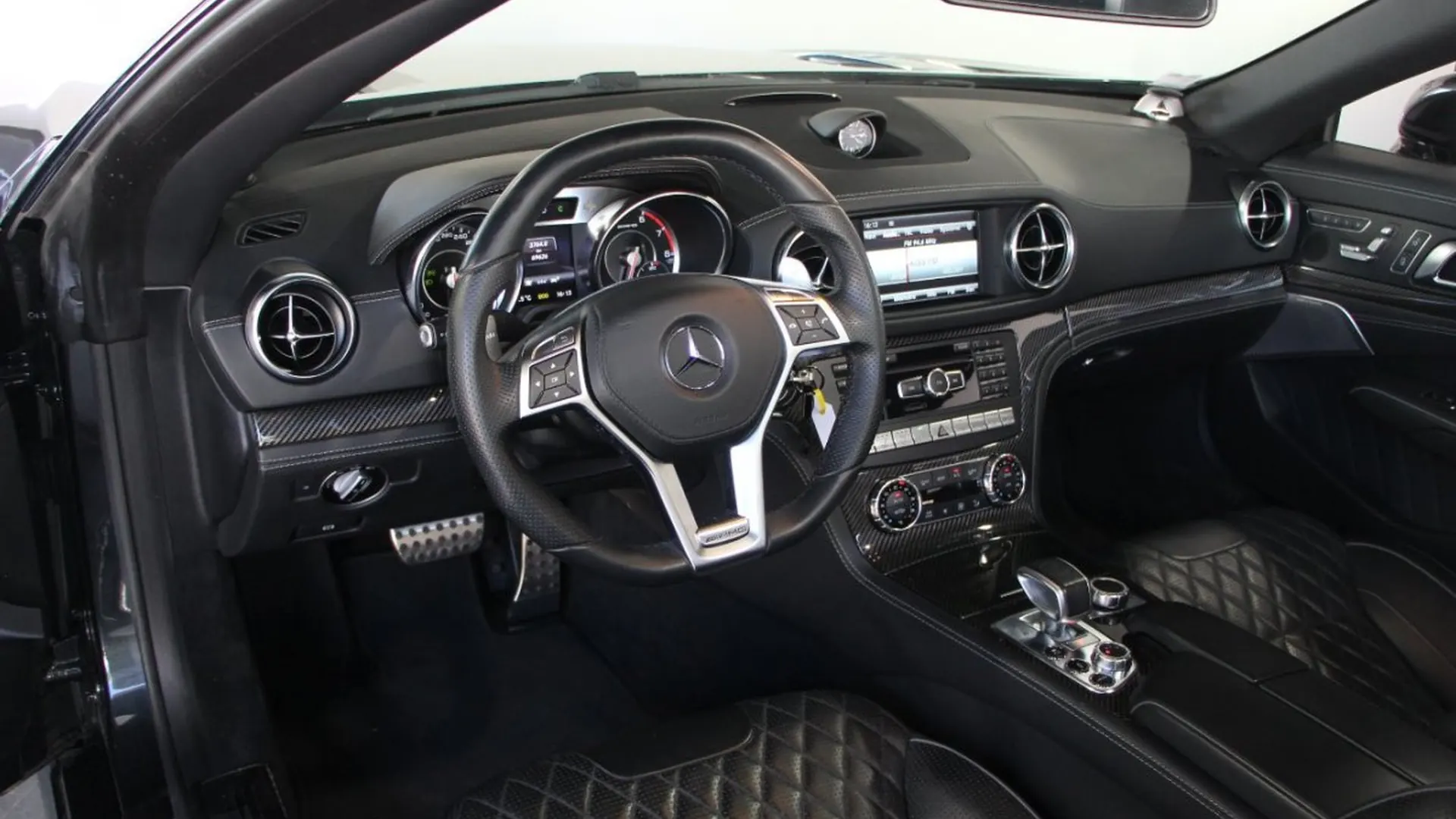 Mercedes-Benz SL — photo 13