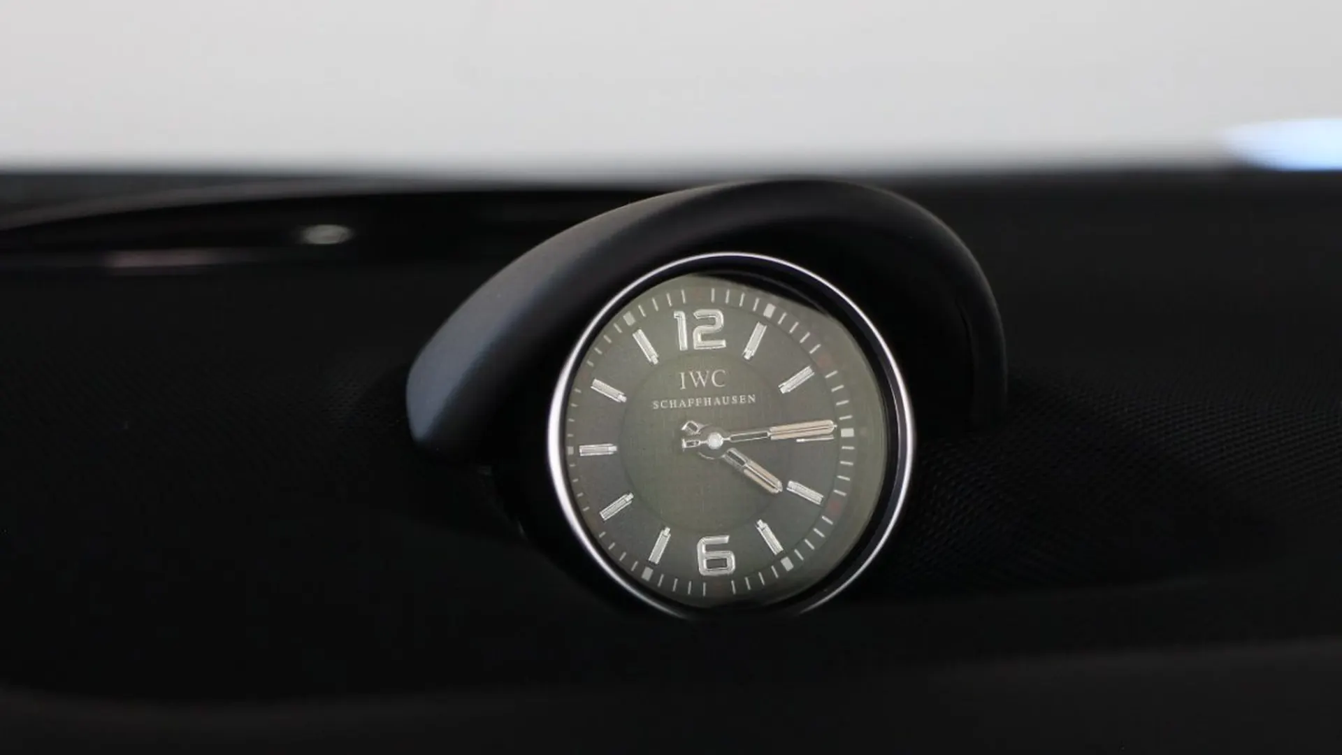 Mercedes-Benz SL — photo 18