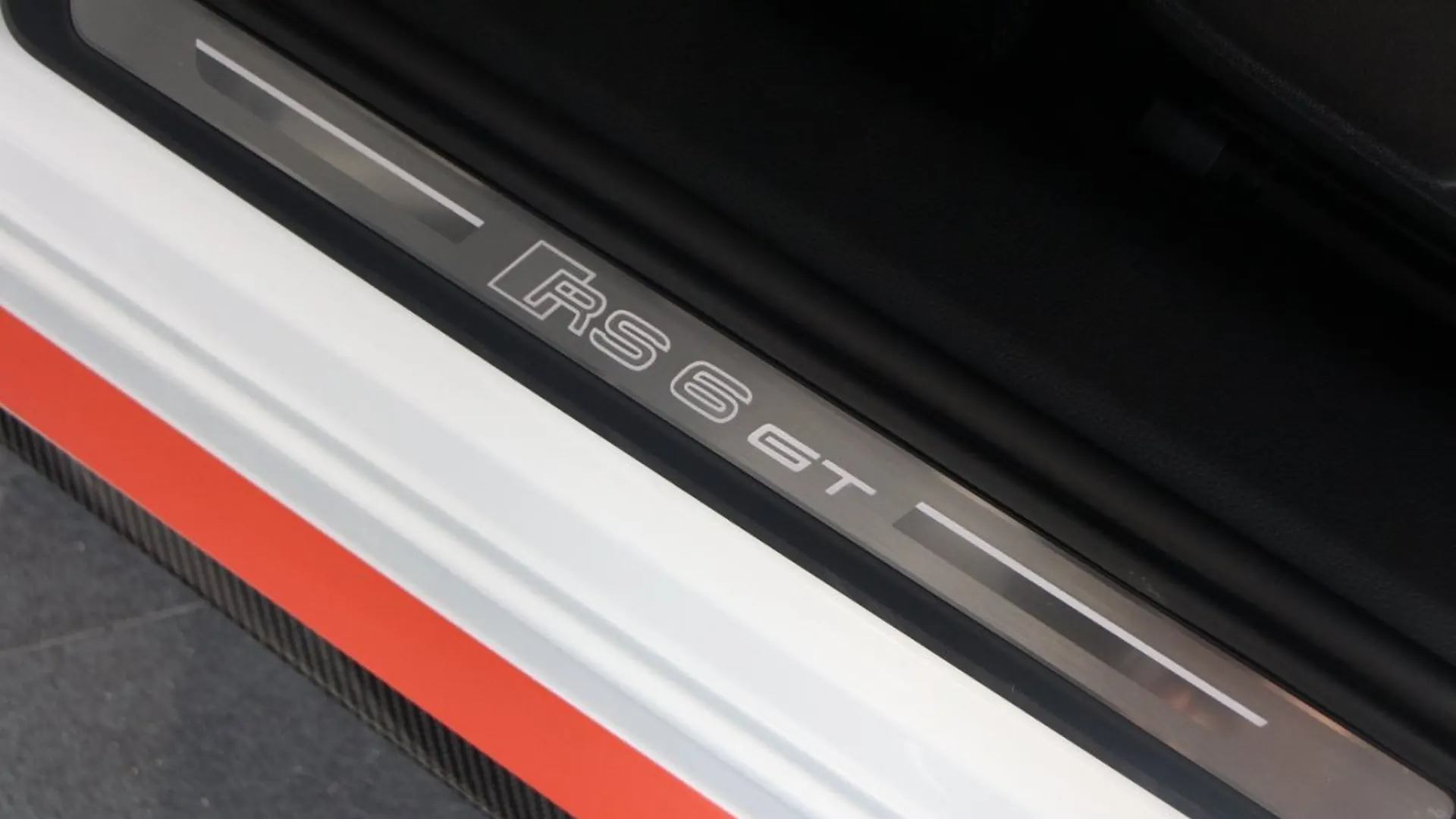 Audi RS6 — photo 19