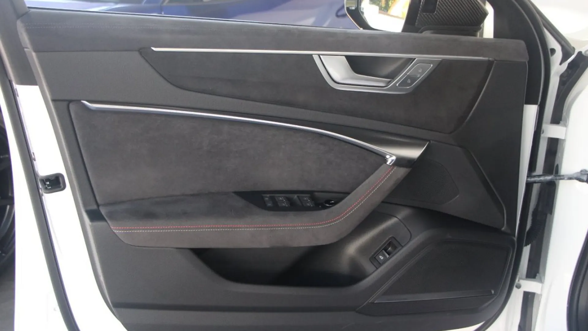 Audi RS6 — photo 18