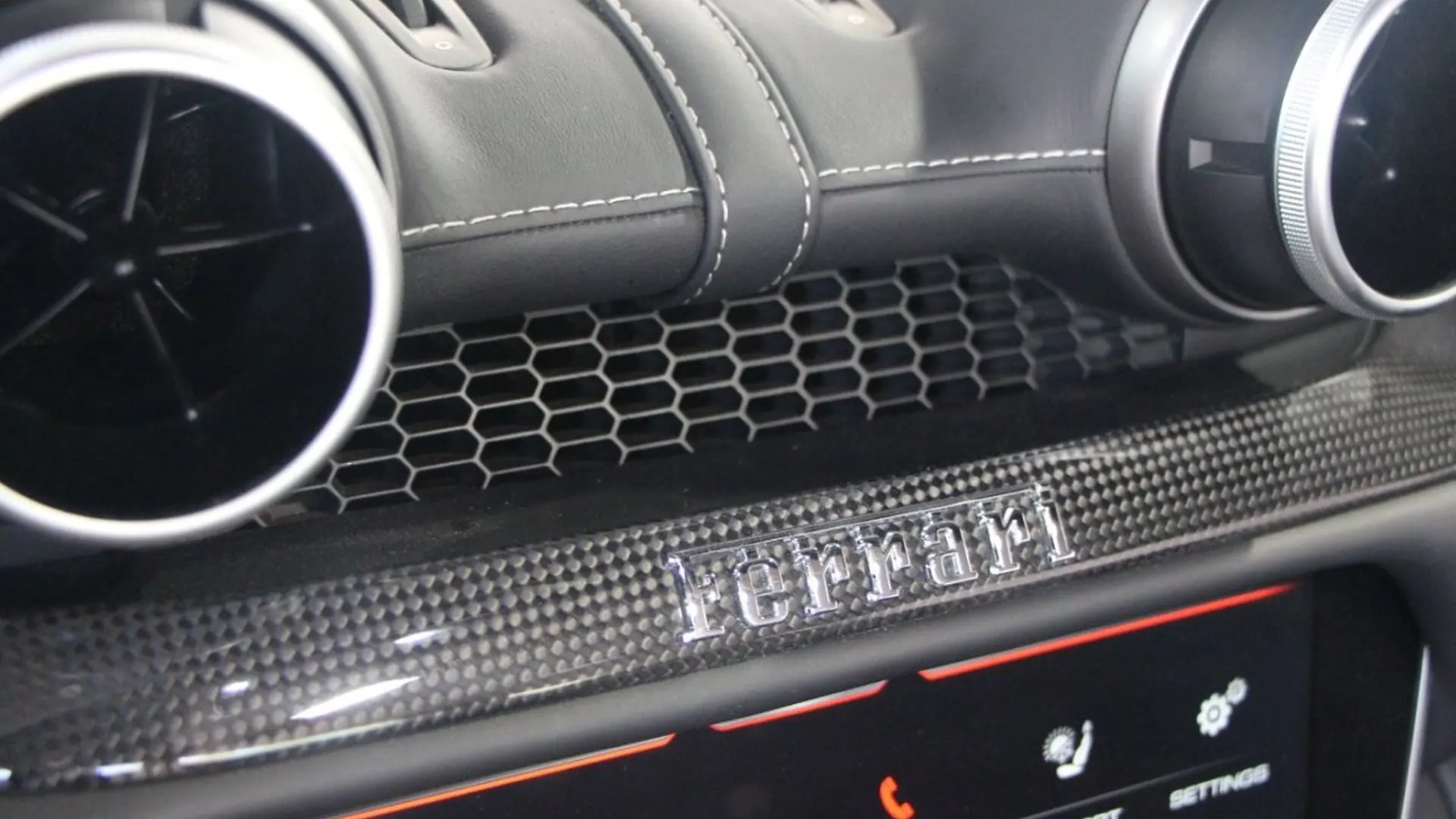 Ferrari Portofino — photo 22