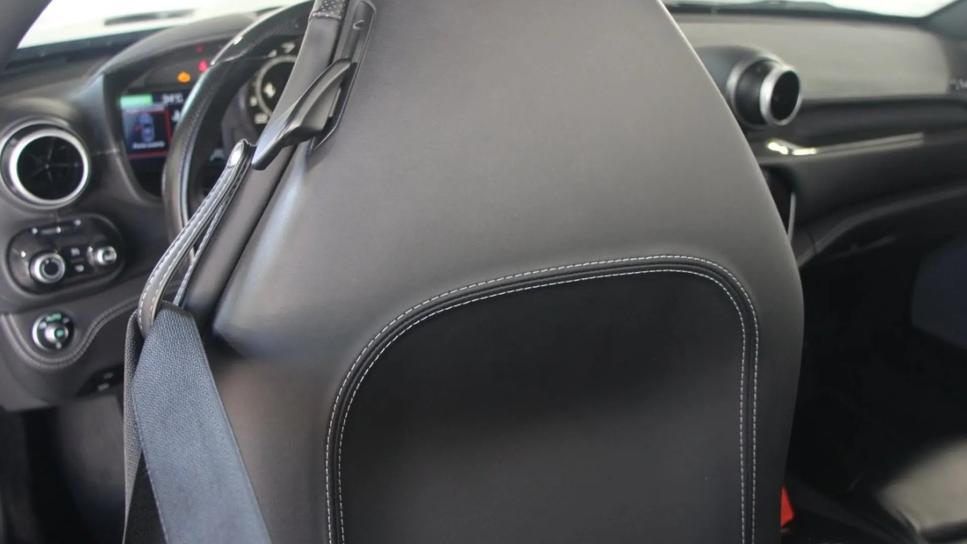 Ferrari Portofino — photo 13